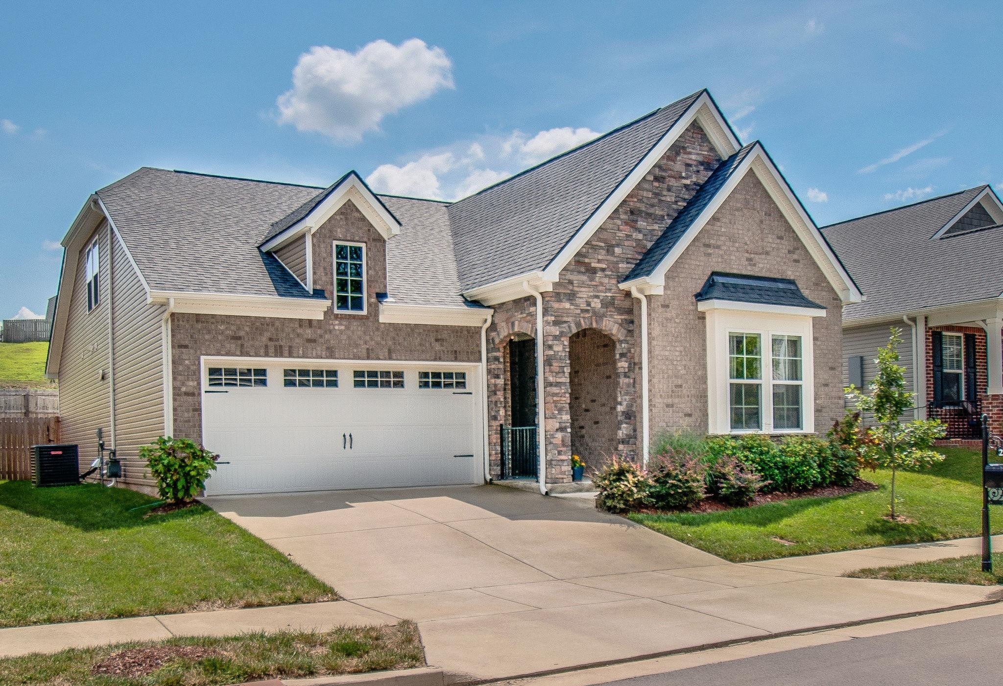2116 Hickory Brook Dr Property Photo
