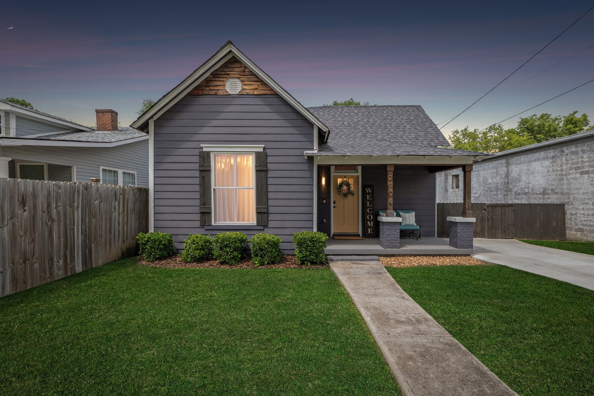 2104 Buchanan St Property Photo 2