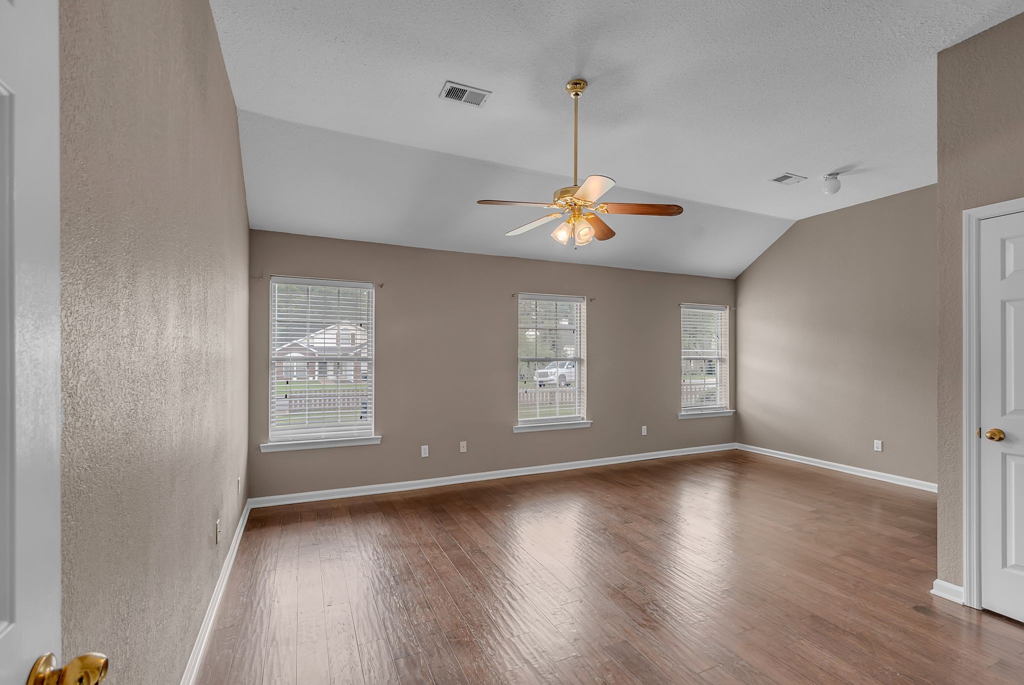 2240 Joann Dr Property Photo 13