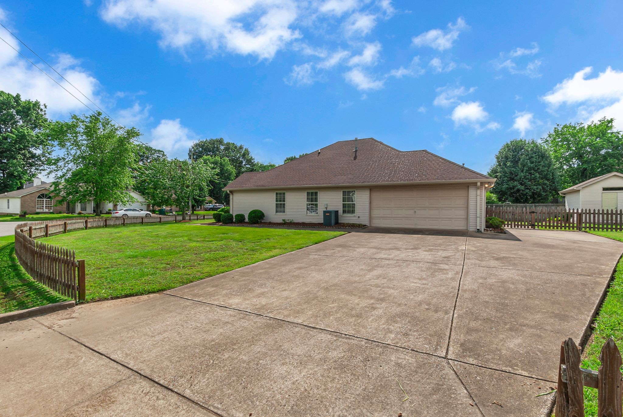 2240 Joann Dr Property Photo 21
