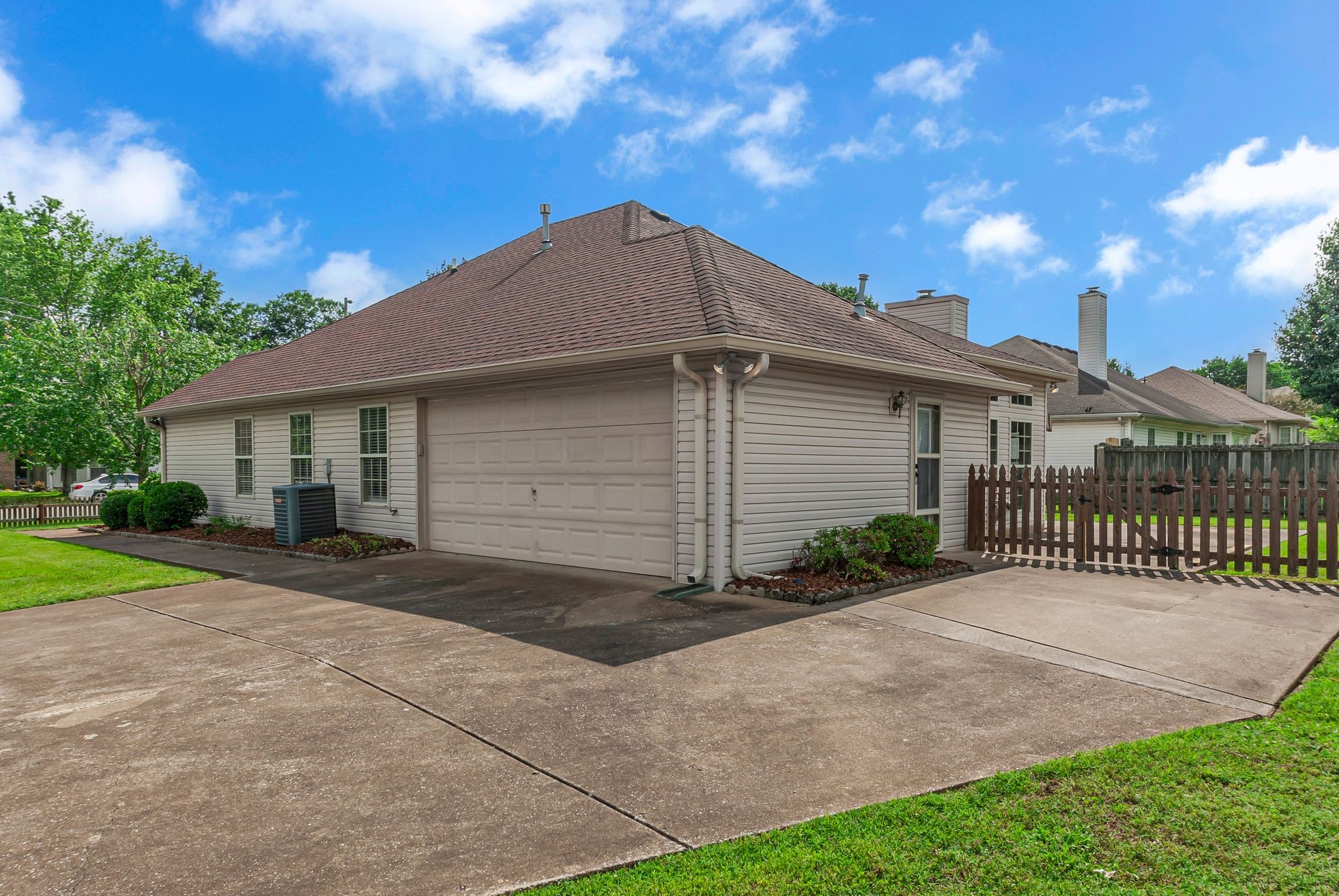 2240 Joann Dr Property Photo 22
