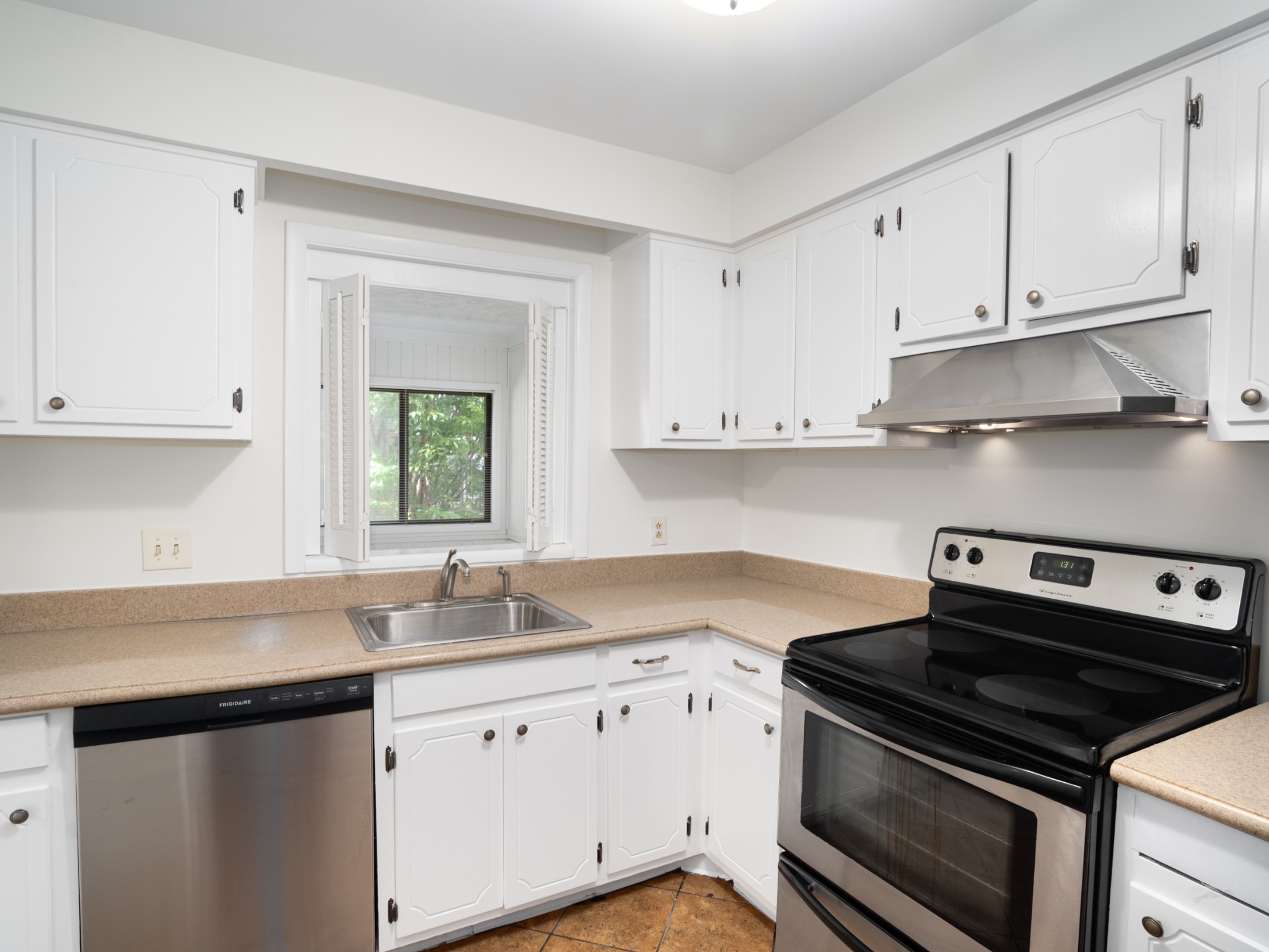 3000 Hillsboro Pike Property Photo 10