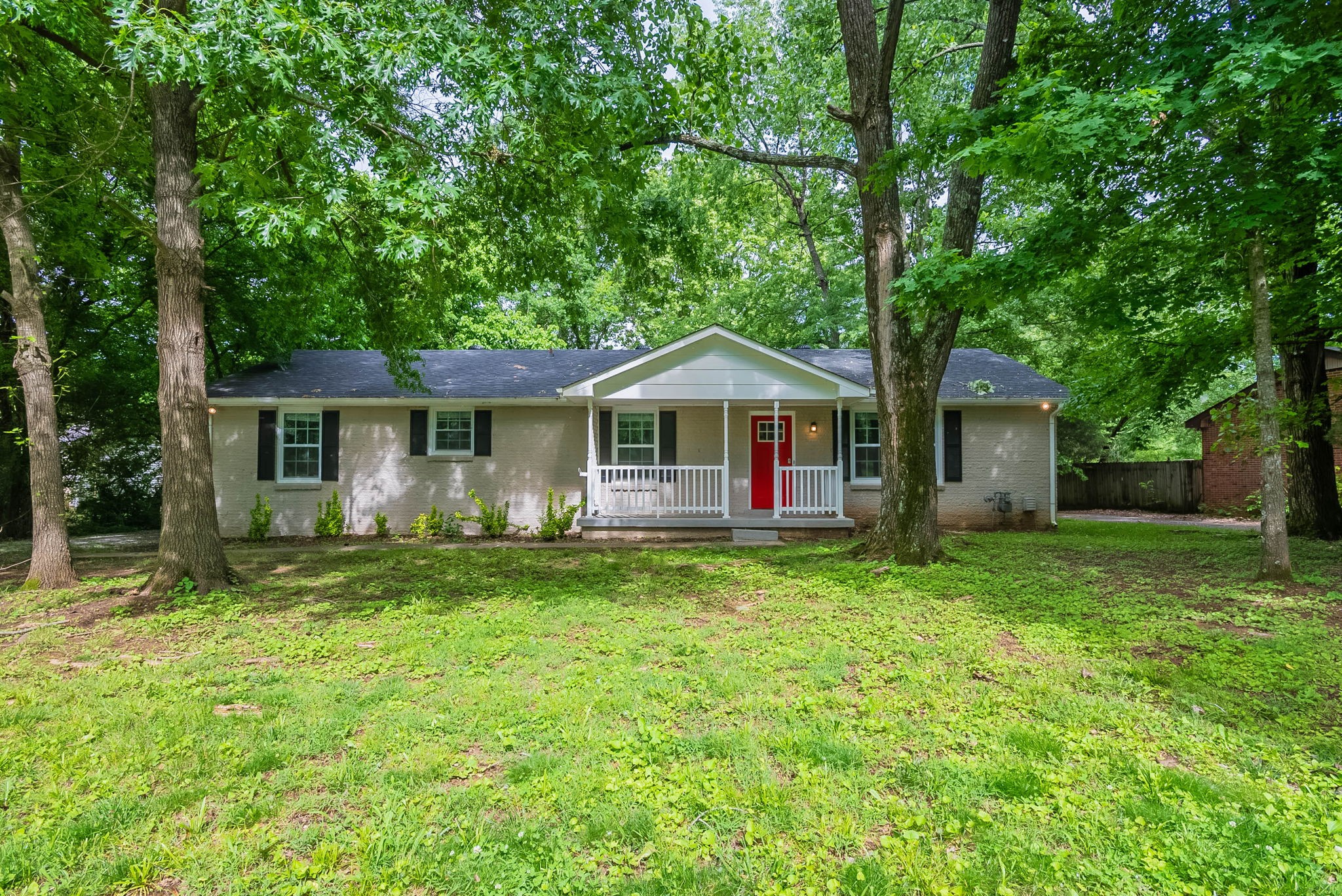 104 Evanmeade Dr Property Photo 1