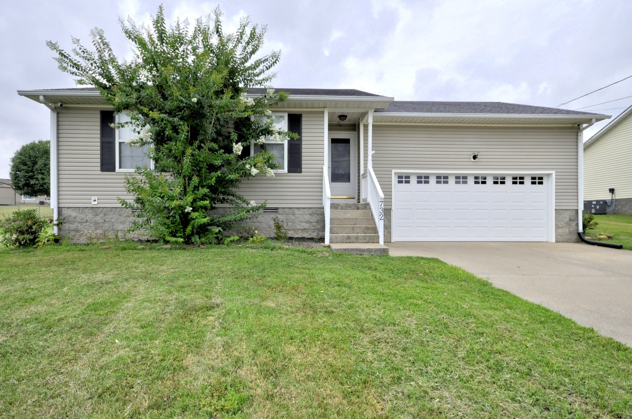 732 SHETLAND DR Property Photo 1