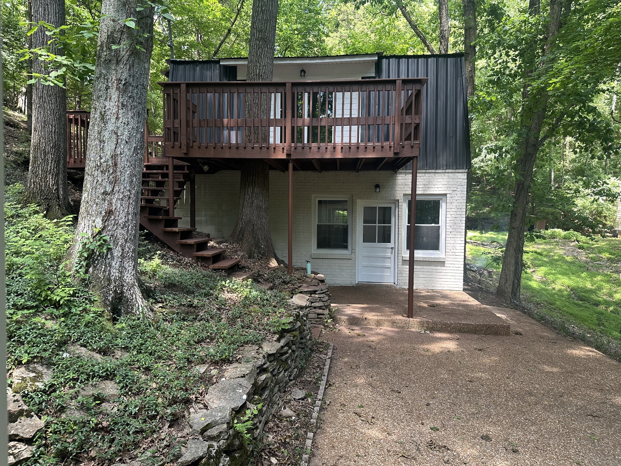 426 Beacon Hill Dr Property Photo 1