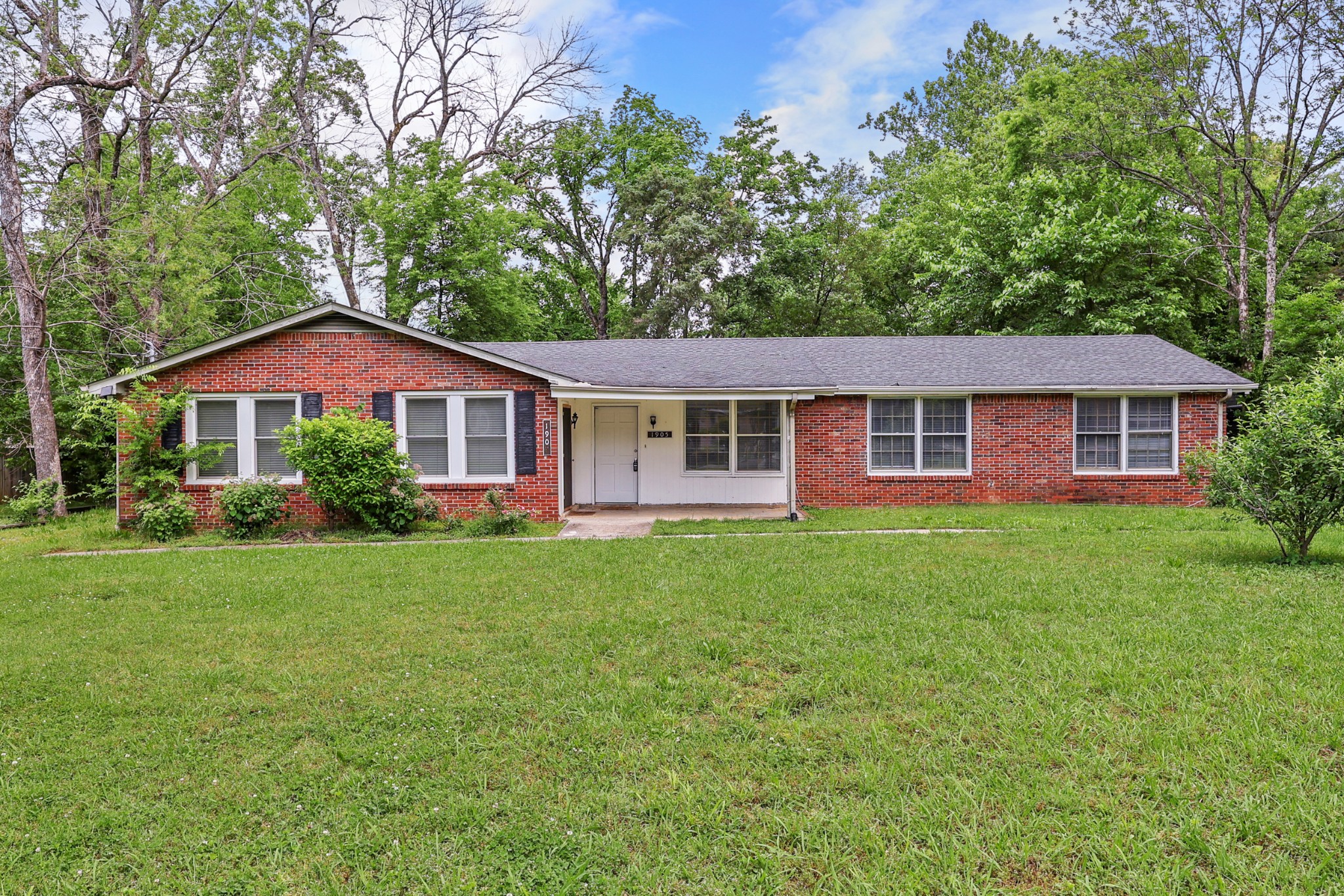 1903 Fern Dr Property Photo