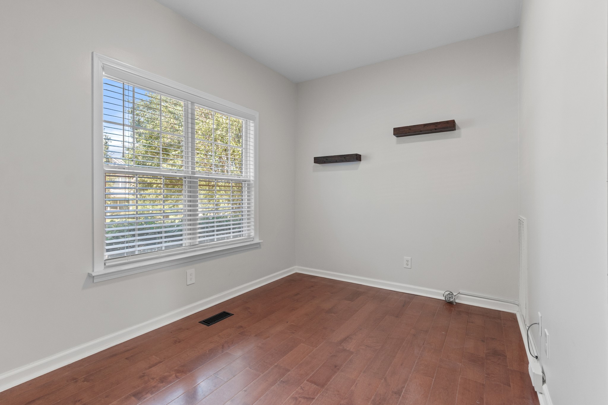 2905 Burtonwood Dr Property Photo 7