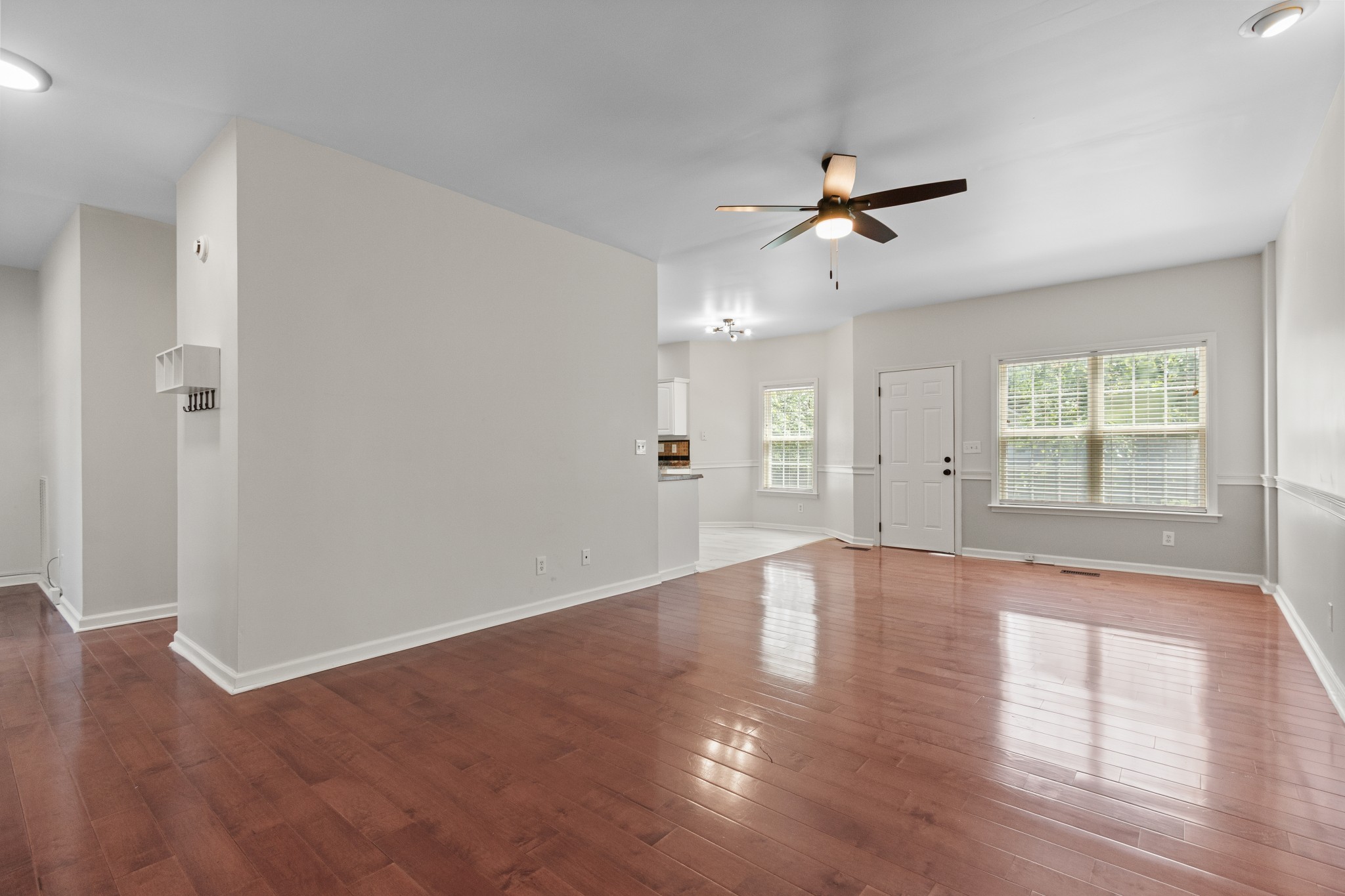2905 Burtonwood Dr Property Photo 9