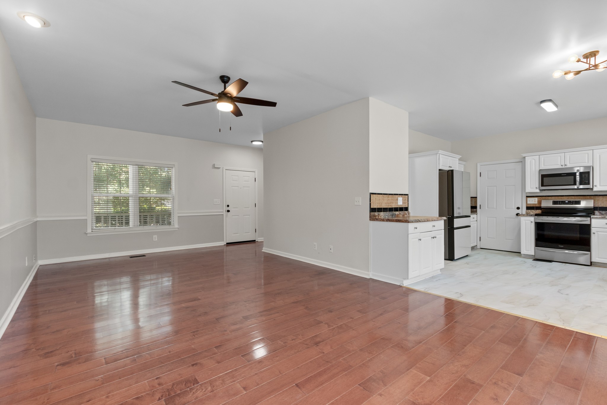 2905 Burtonwood Dr Property Photo 11
