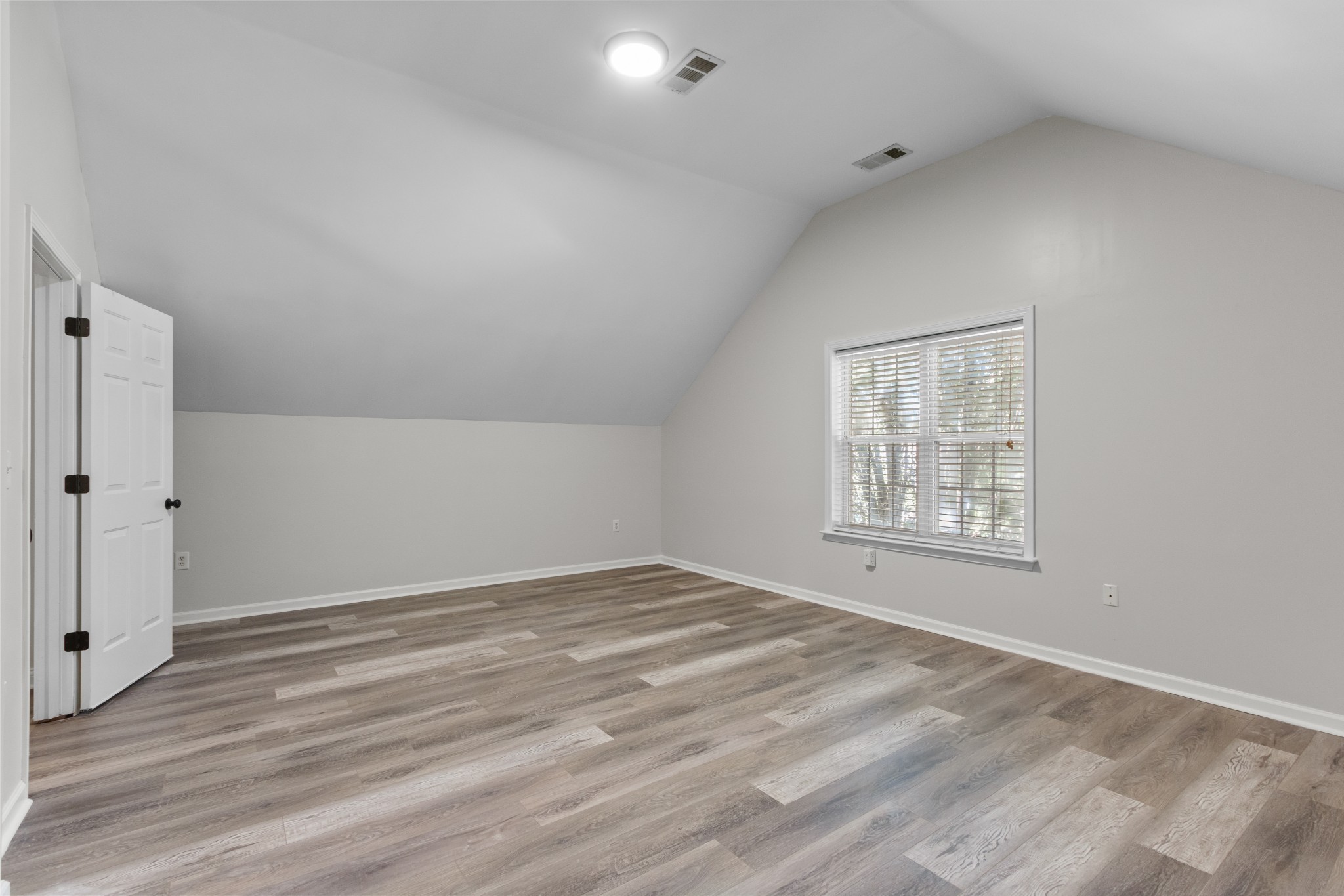 2905 Burtonwood Dr Property Photo 22