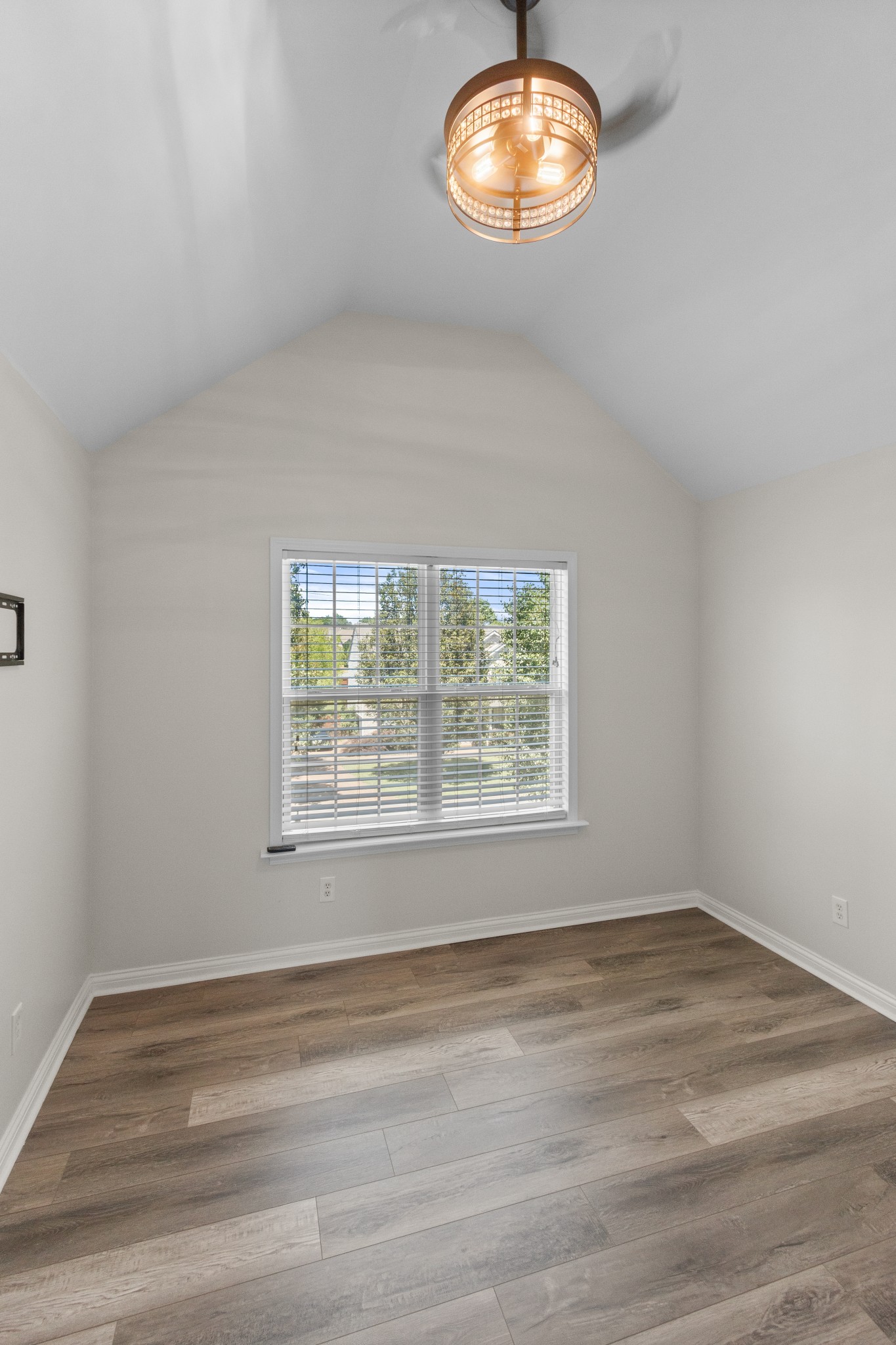 2905 Burtonwood Dr Property Photo 25