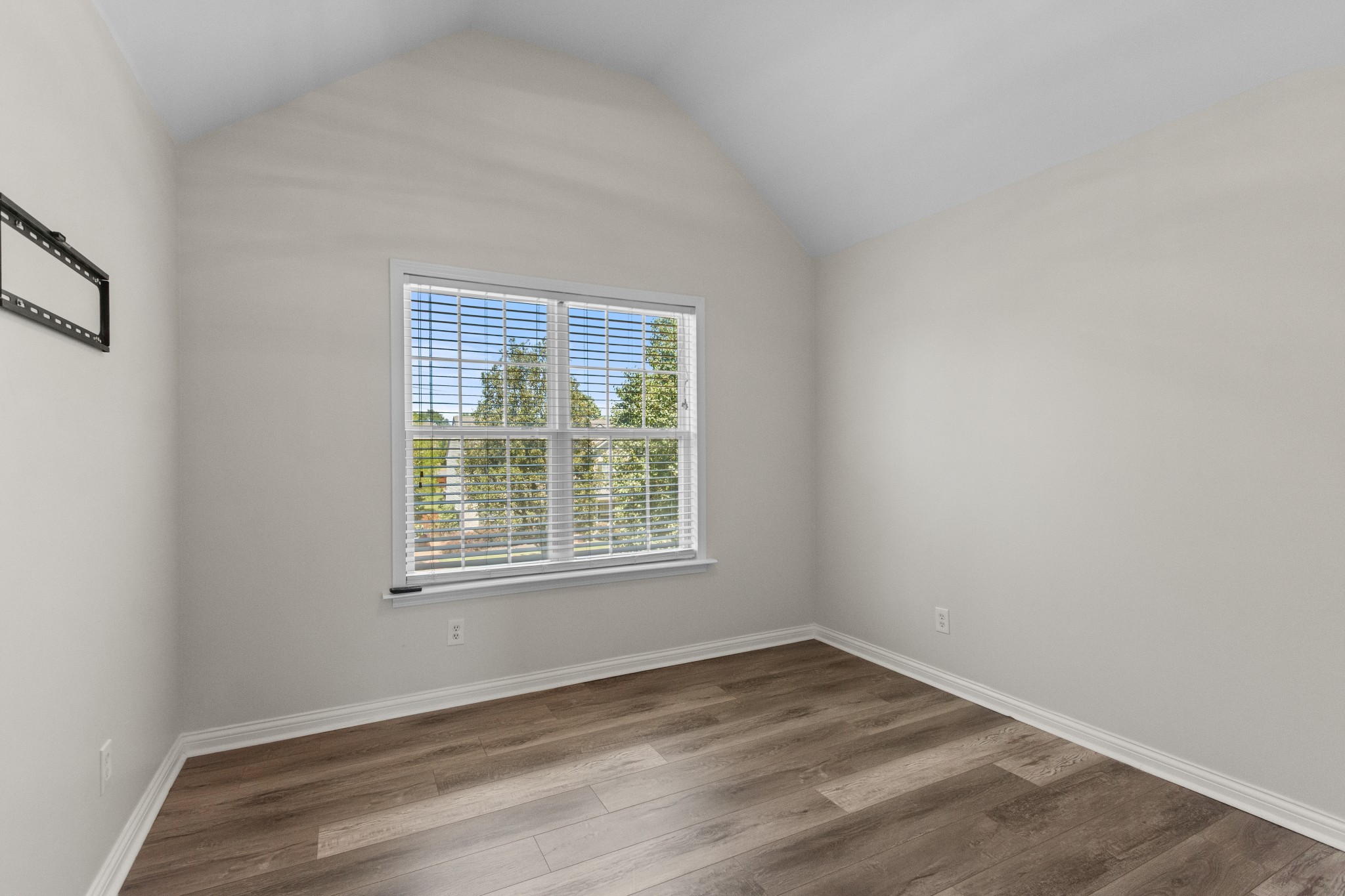 2905 Burtonwood Dr Property Photo 26