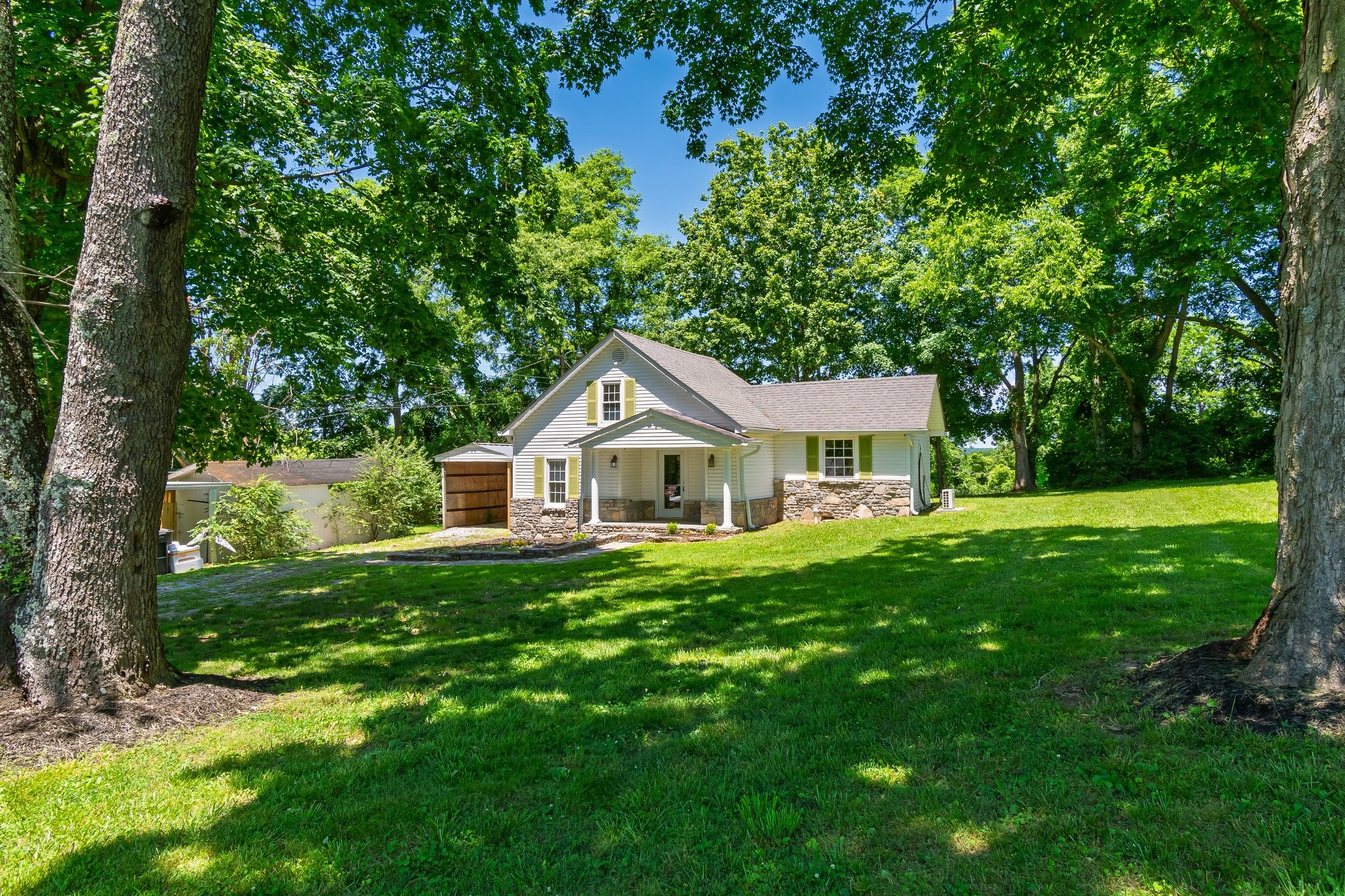 210 Westover Dr Property Photo 2