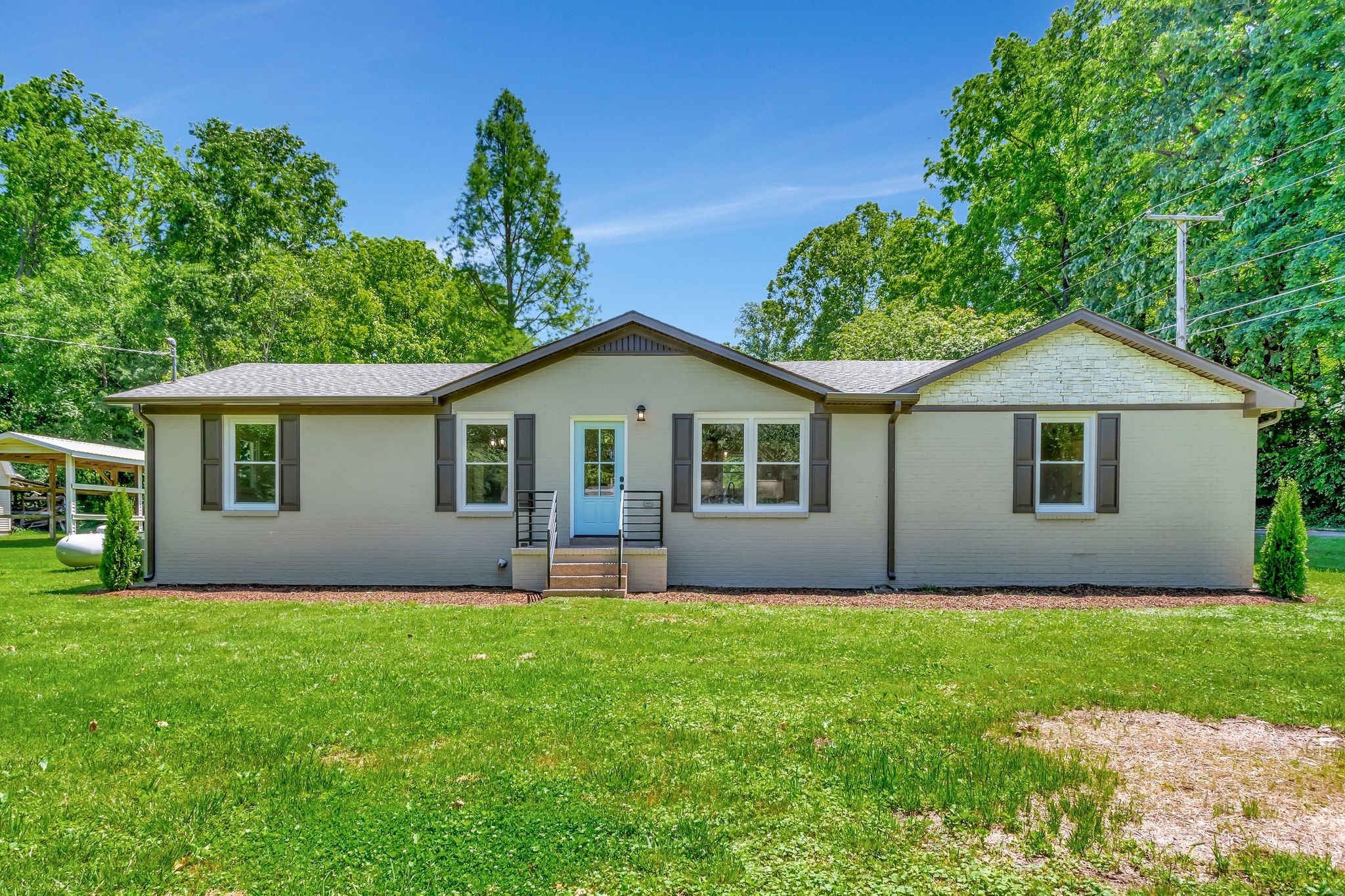 2618 Owens Dr Property Photo 1