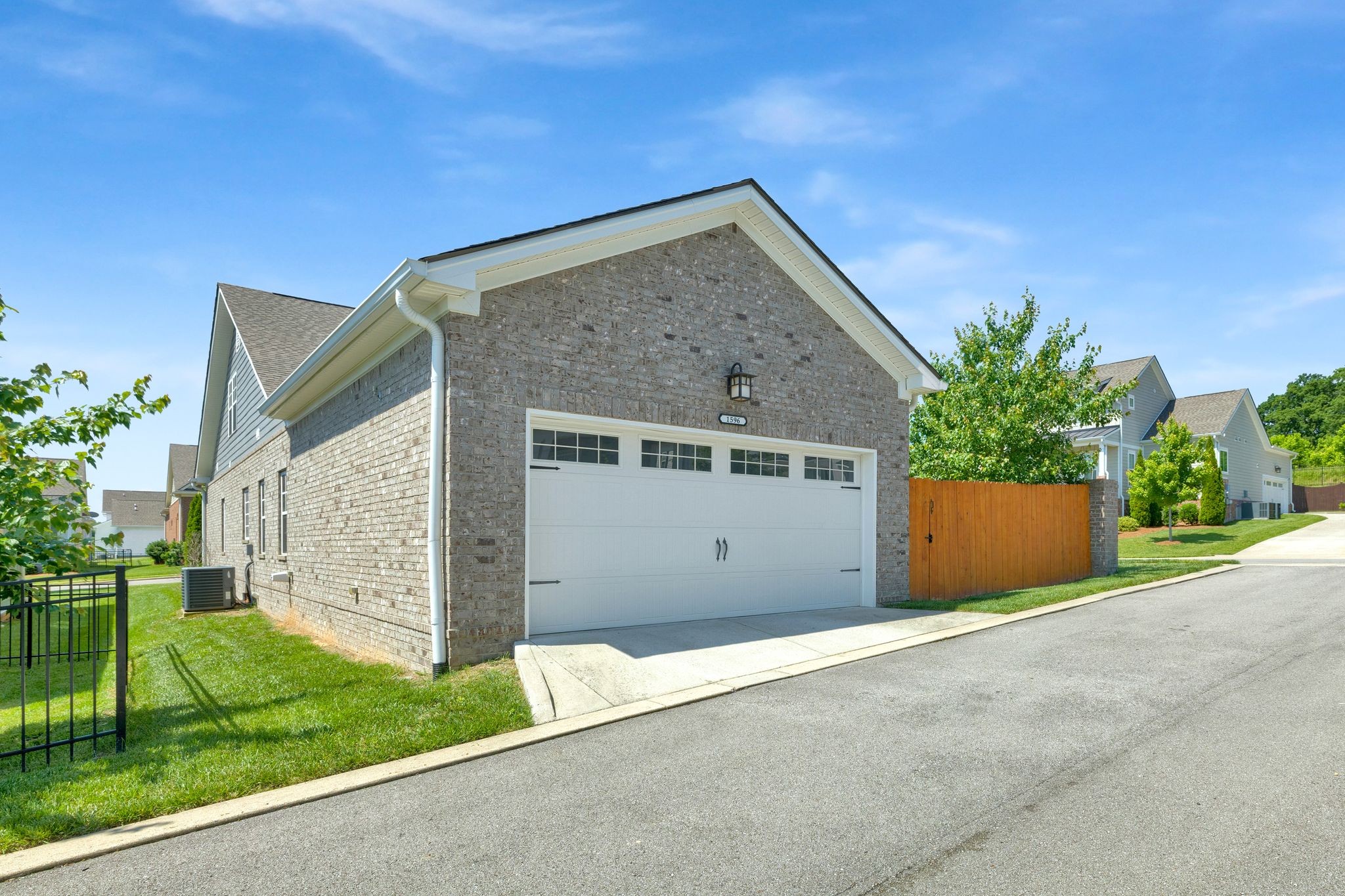 1596 Winding Creek Dr Property Photo 8