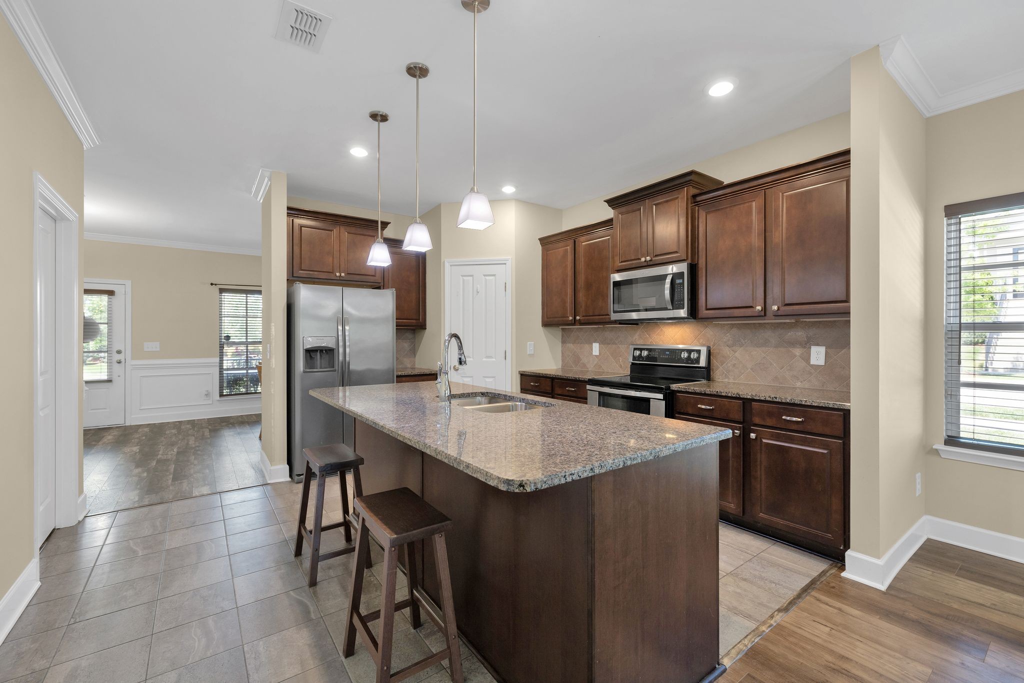 1596 Winding Creek Dr Property Photo 12