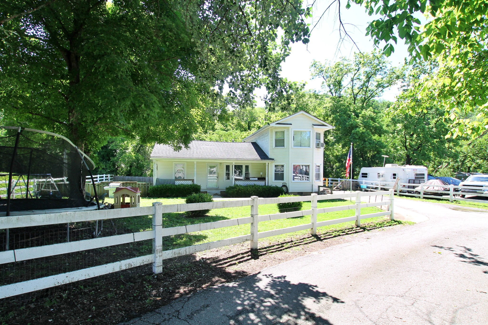 1063 Louisville Hwy Property Photo 11