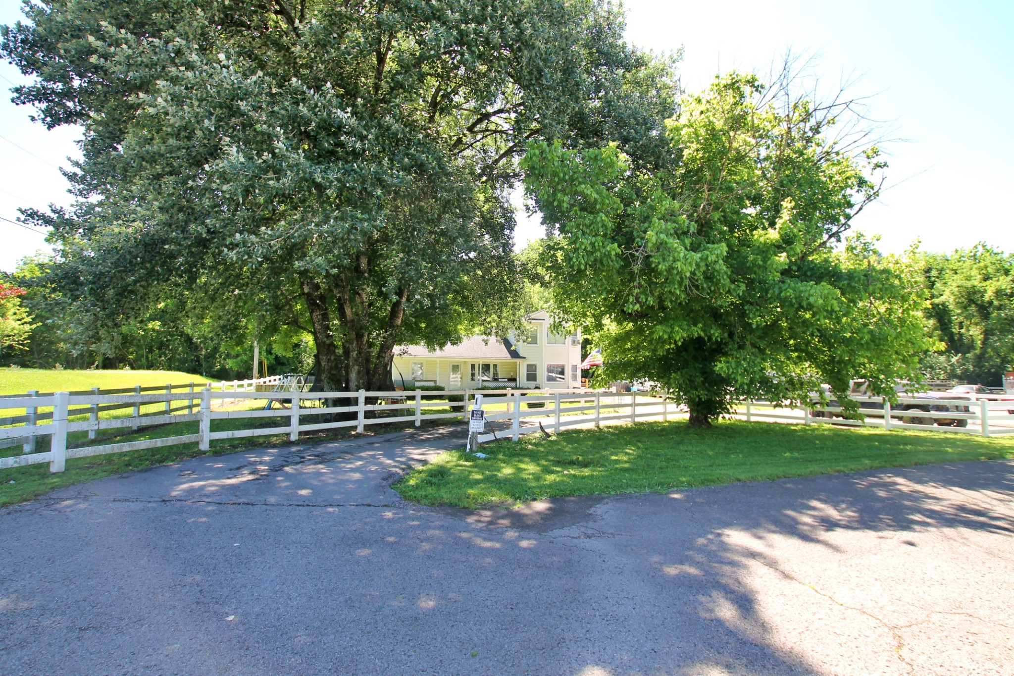1063 Louisville Hwy Property Photo 12