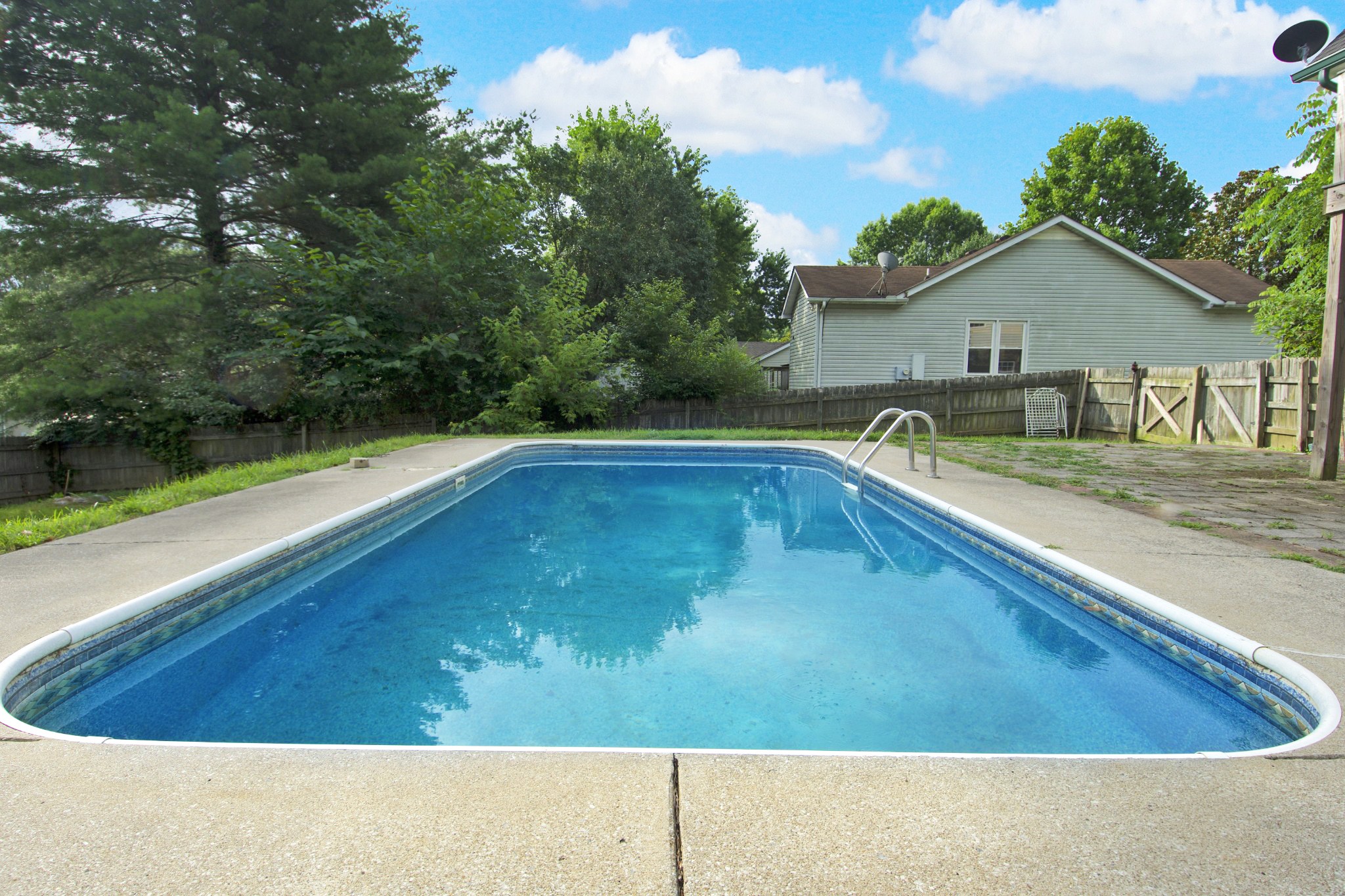 7108 Gregory Ct Property Photo 1