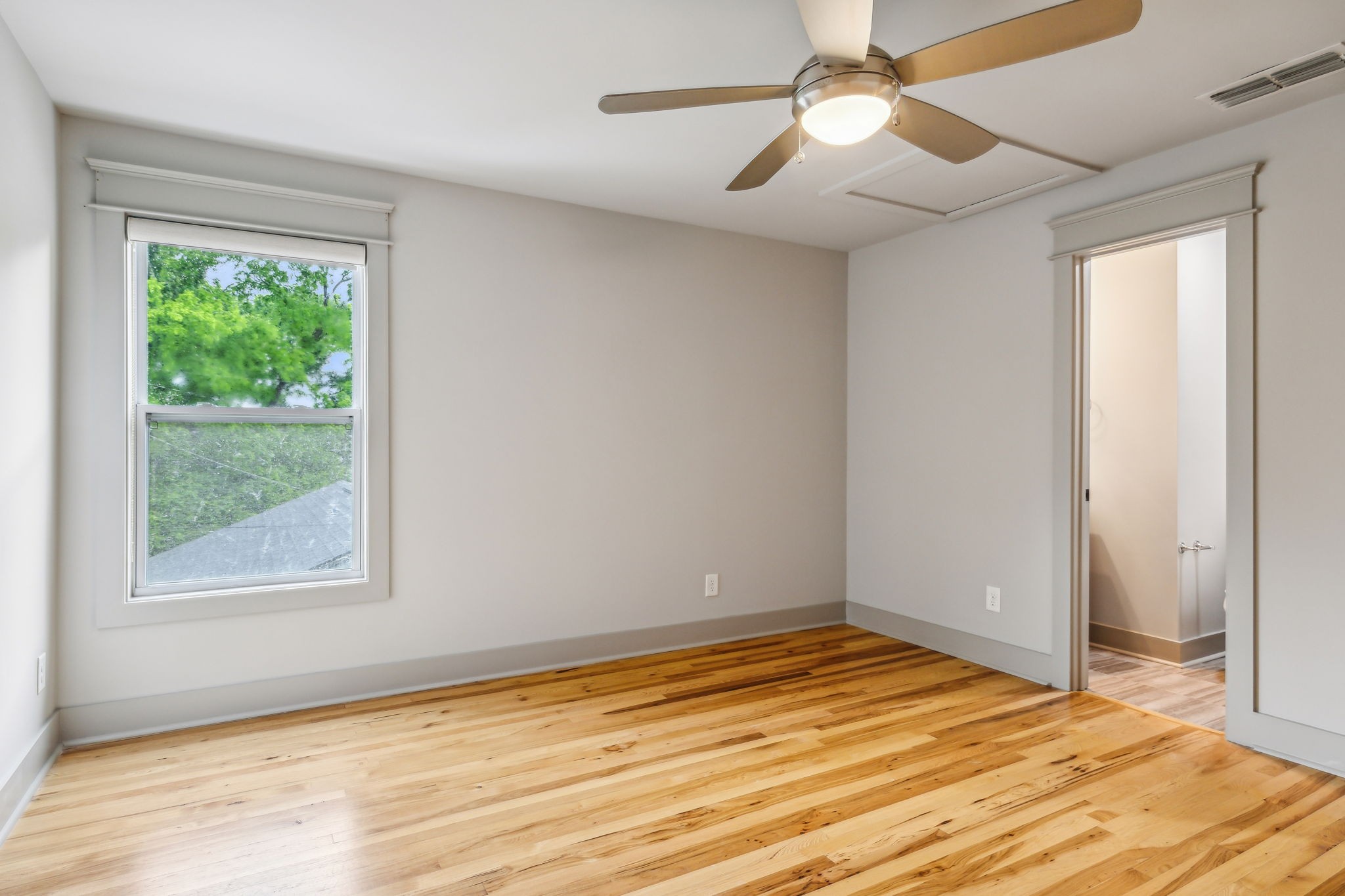 1203 Chester Ave Property Photo 17