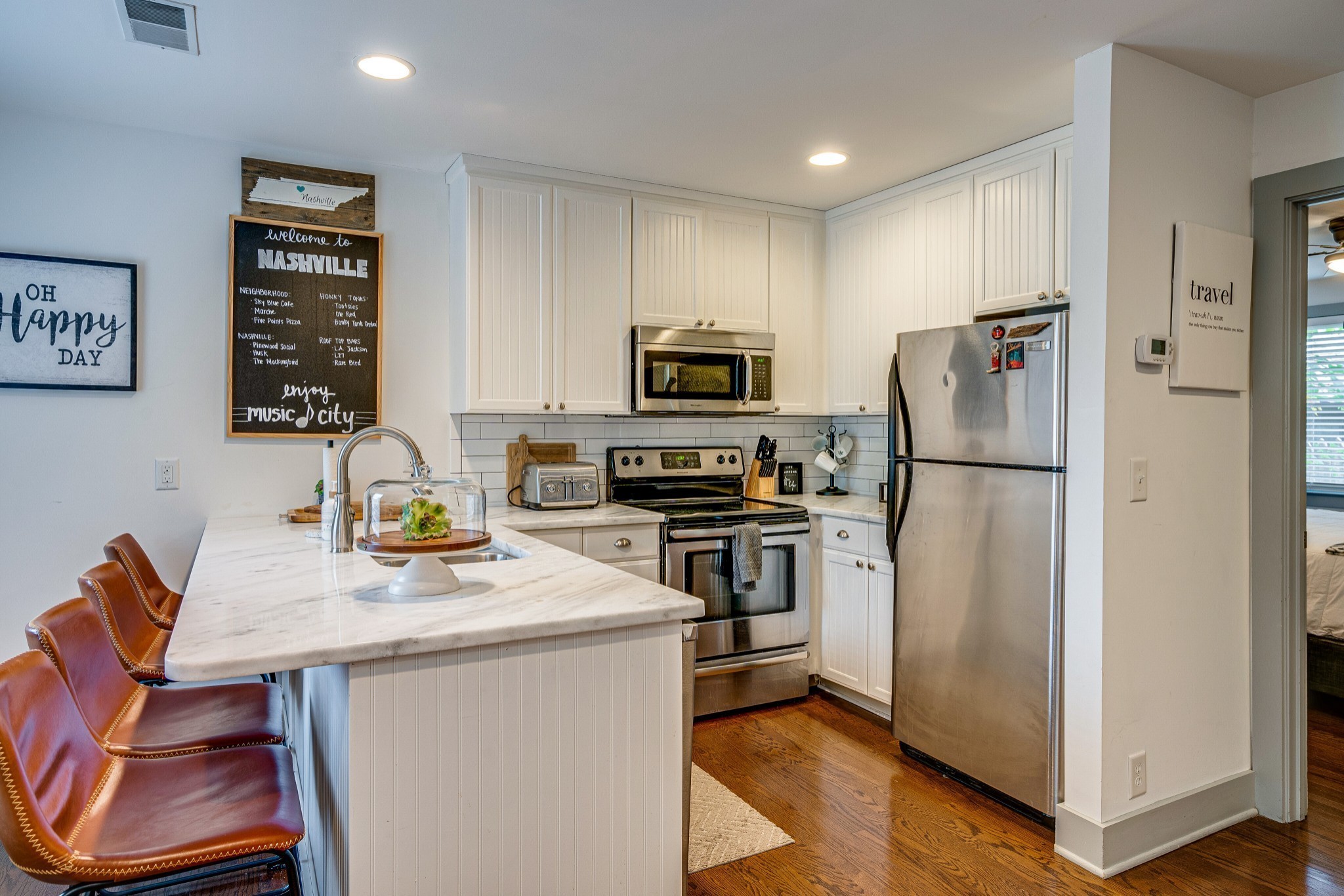 818 Fatherland St Property Photo 3