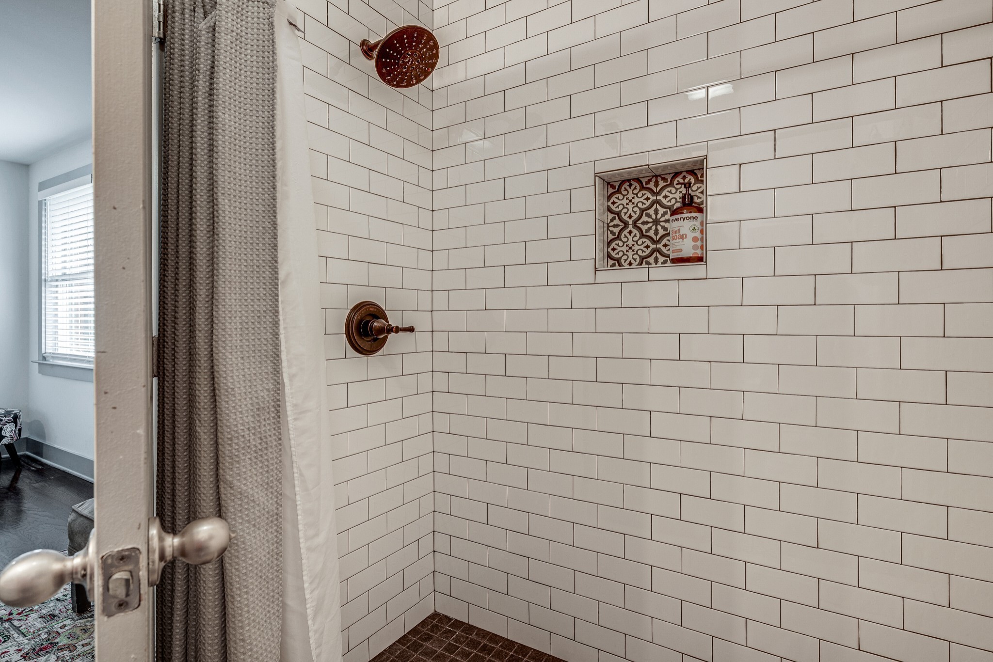 818 Fatherland St Property Photo 11
