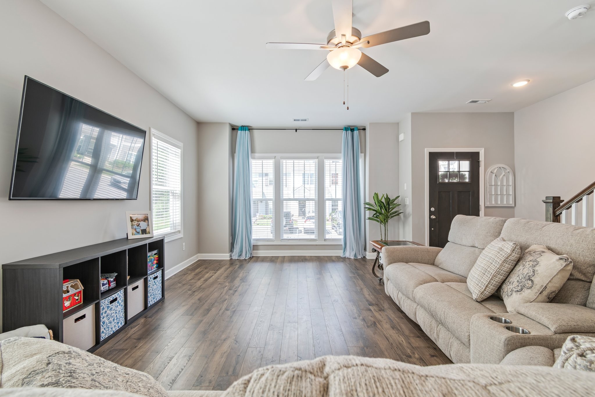 2552 Napa Valley Way Property Photo 4