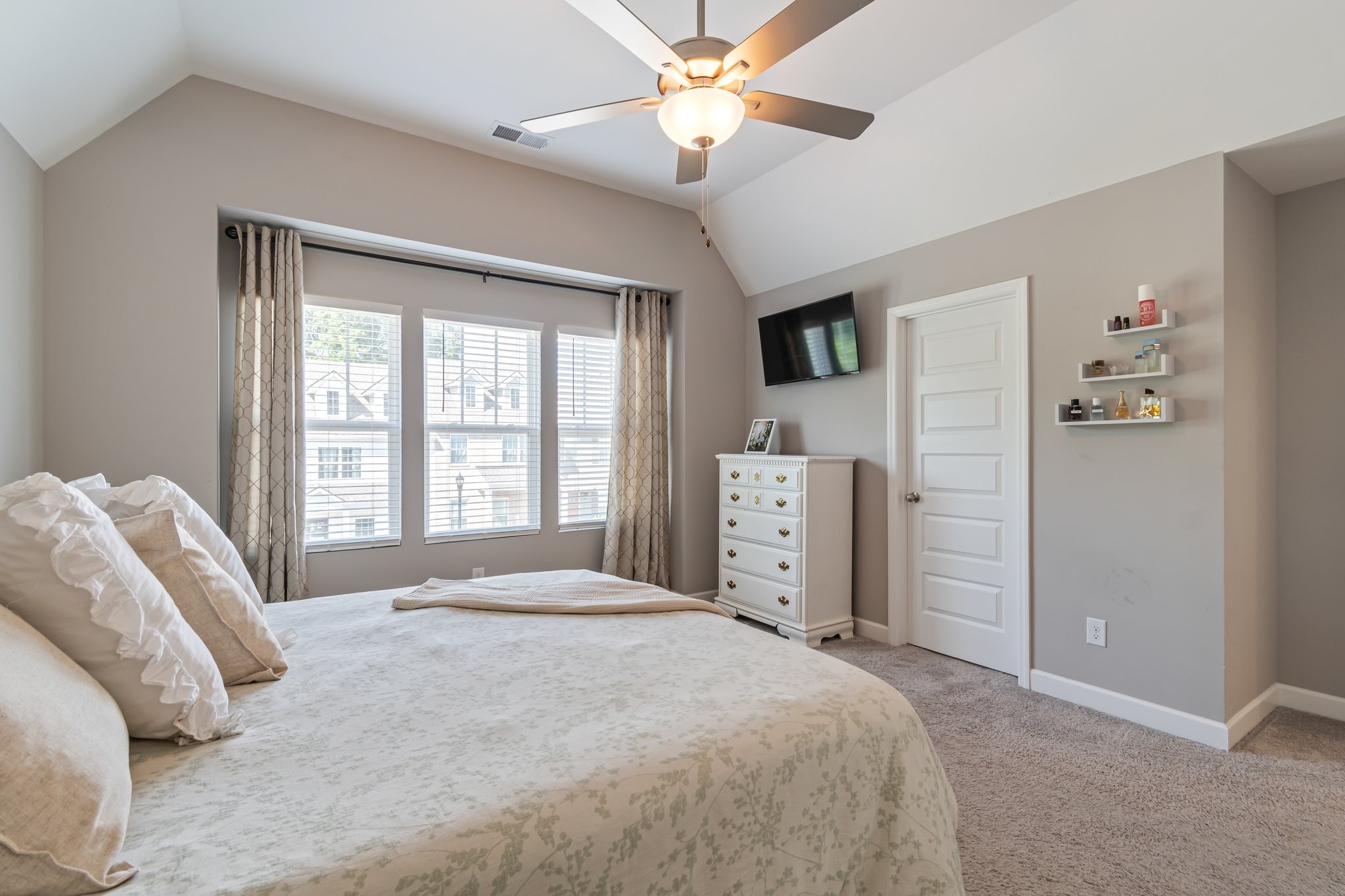 2552 Napa Valley Way Property Photo 11