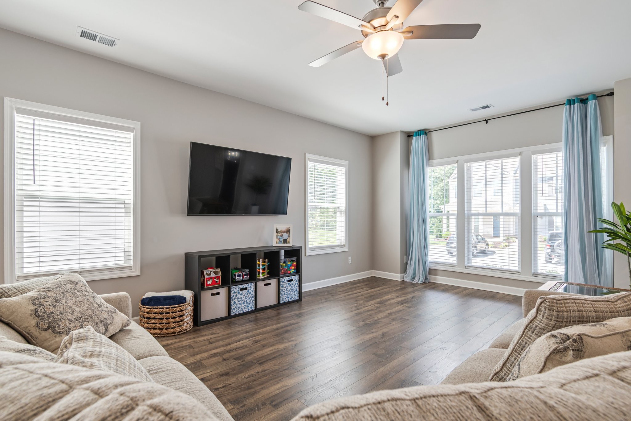 2552 Napa Valley Way Property Photo 24