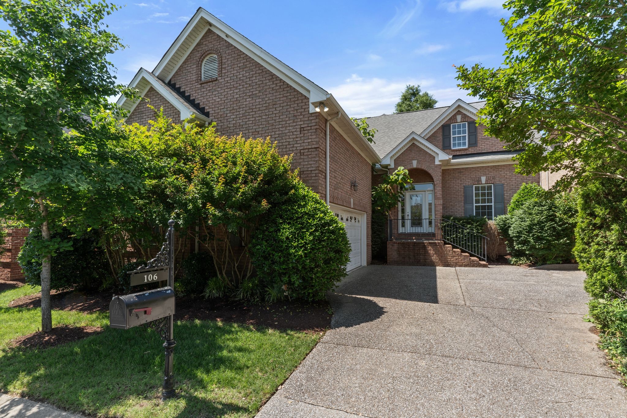 106 Newport Cir Property Photo 1