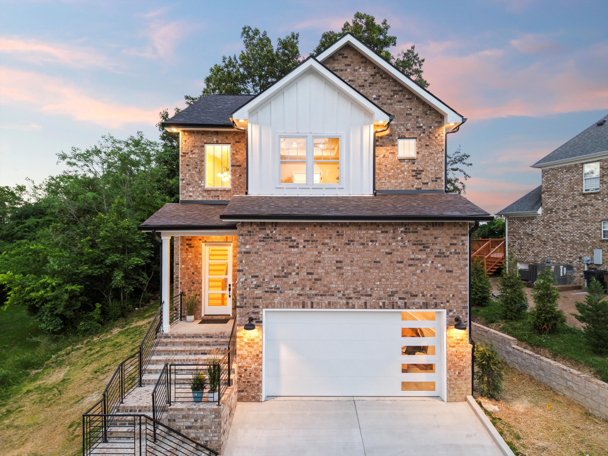 608 Summerbreeze Ln Property Photo 1