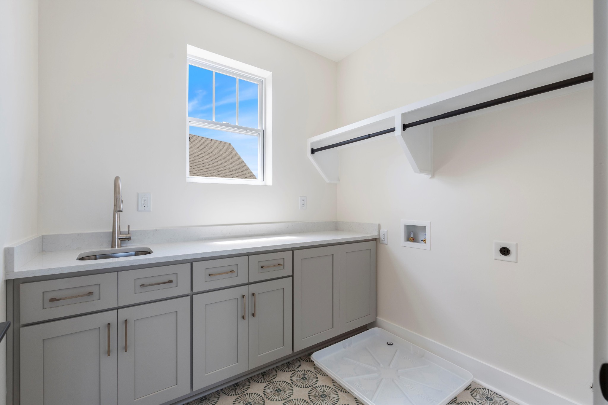 608 Summerbreeze Ln Property Photo 30
