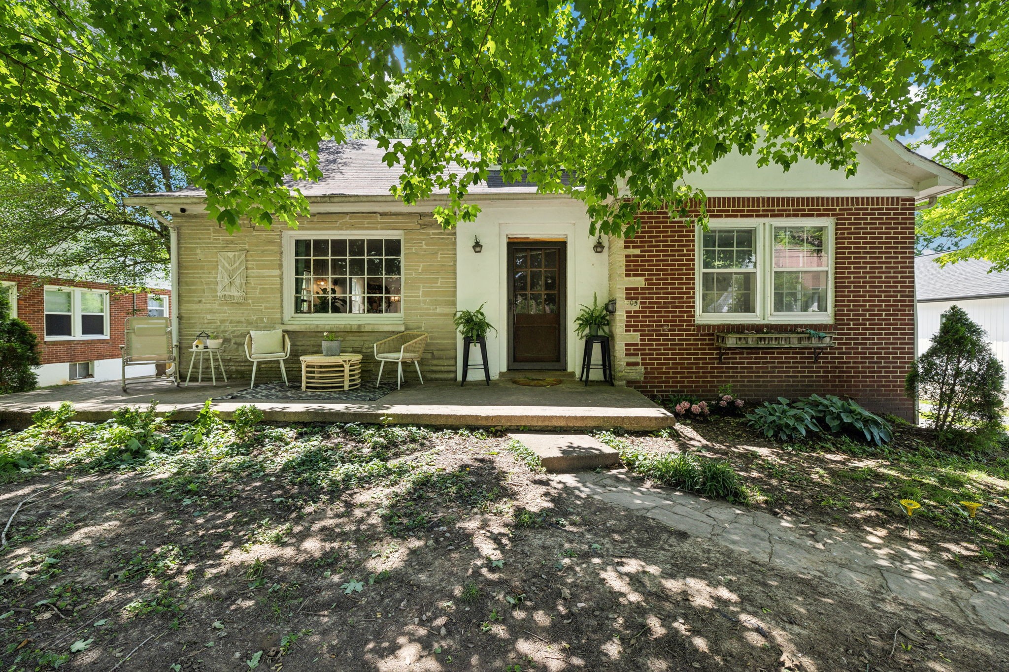 305 Andrews Ave Property Photo 1
