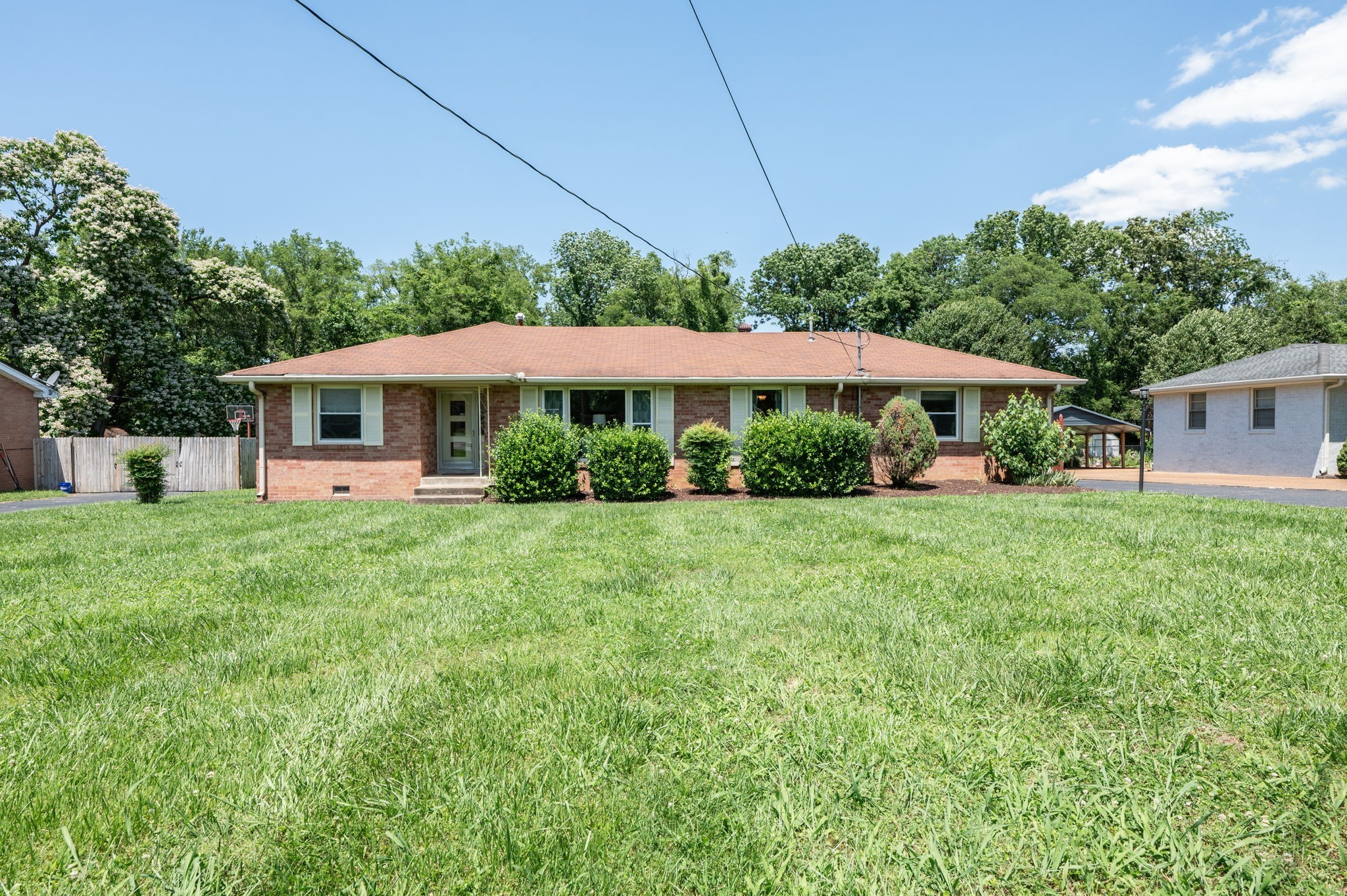1619 Edgewood Dr Property Photo 1