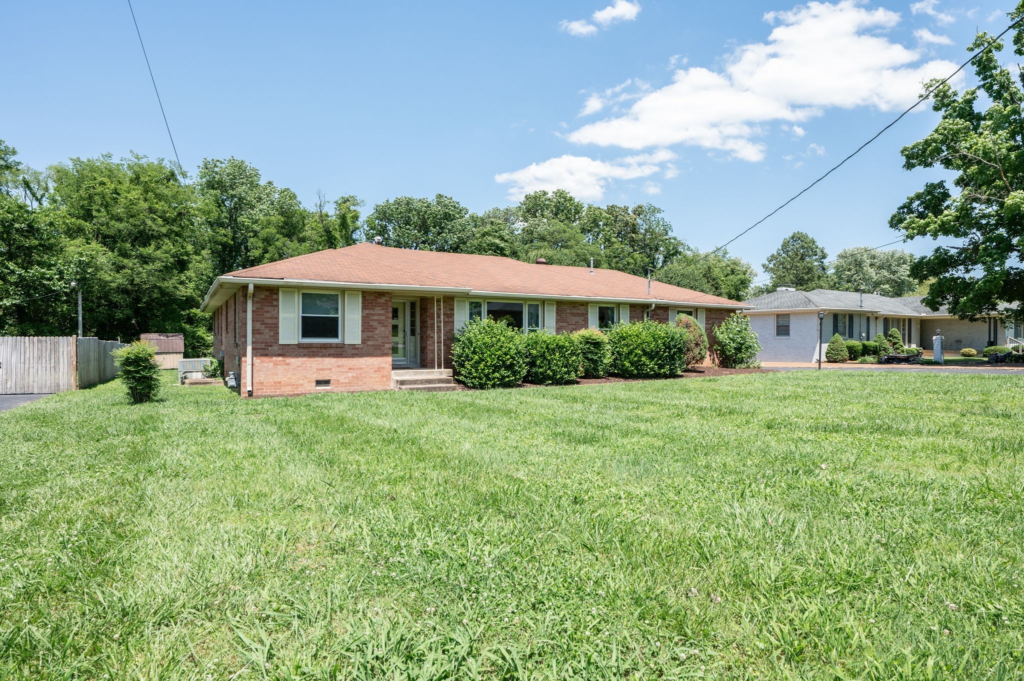 1619 Edgewood Dr Property Photo 2