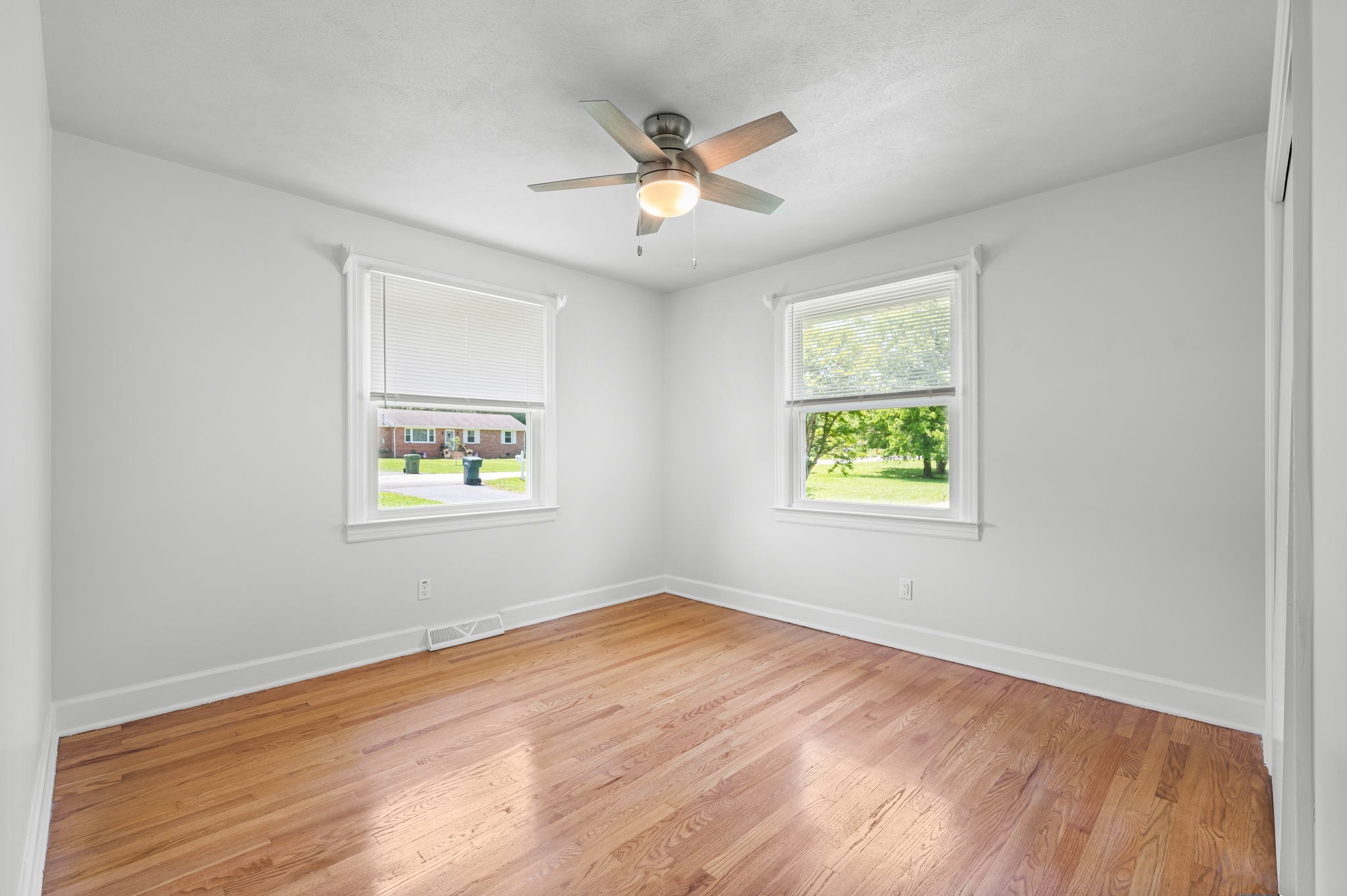 1619 Edgewood Dr Property Photo 10