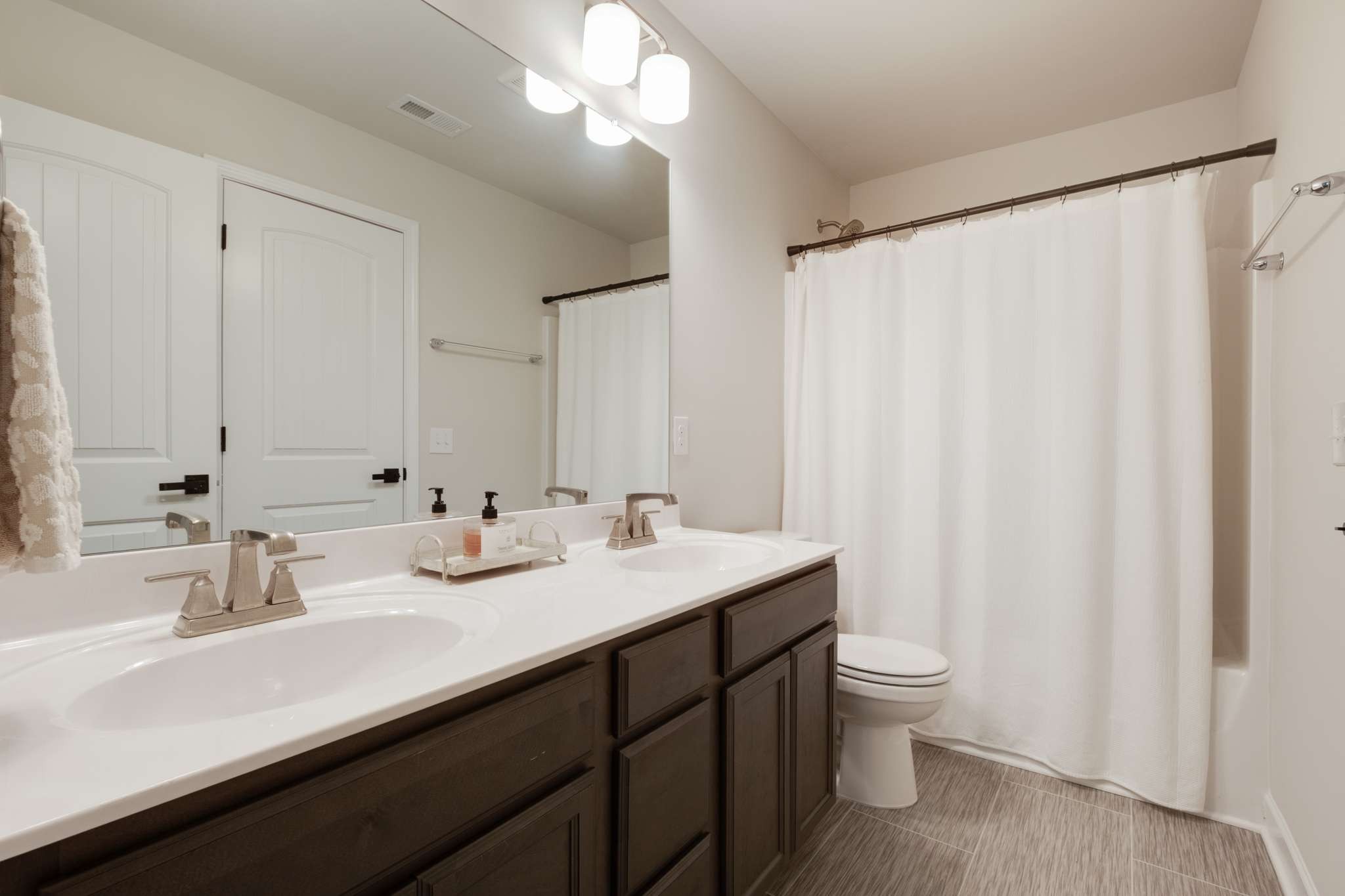 1133 Parklawn Drive Property Photo 11