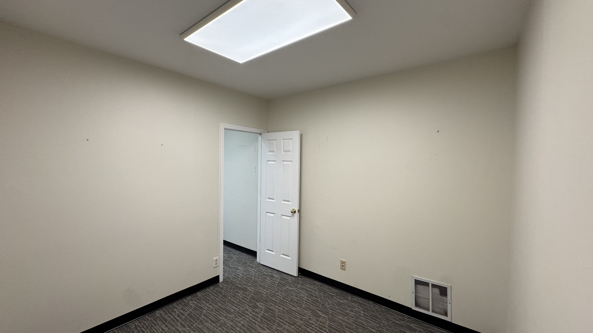 116 Wilson Pike Cir Property Photo 2