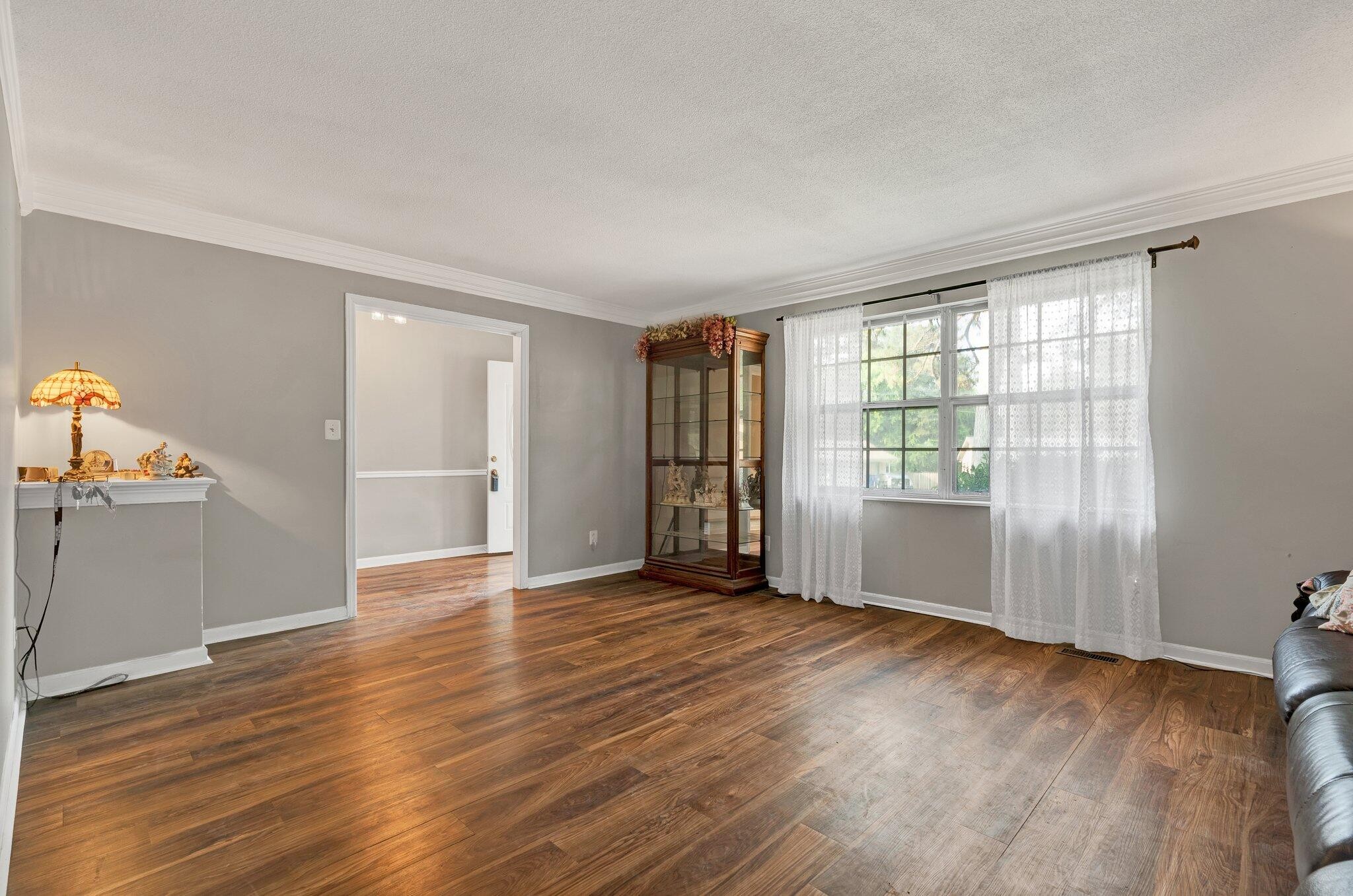4028 Tomahawk Circle, Nw Property Photo 4