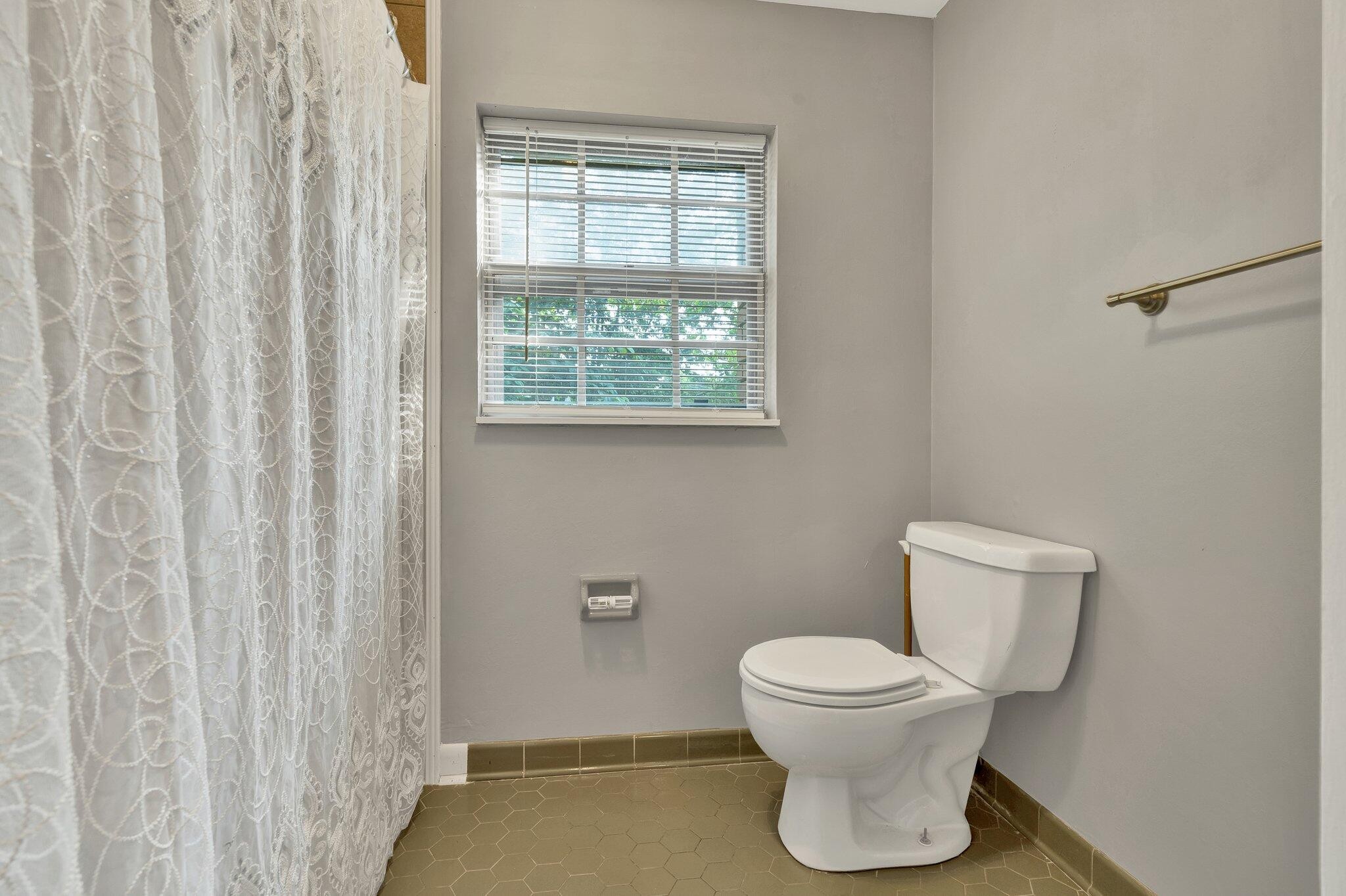 4028 Tomahawk Circle, Nw Property Photo 21