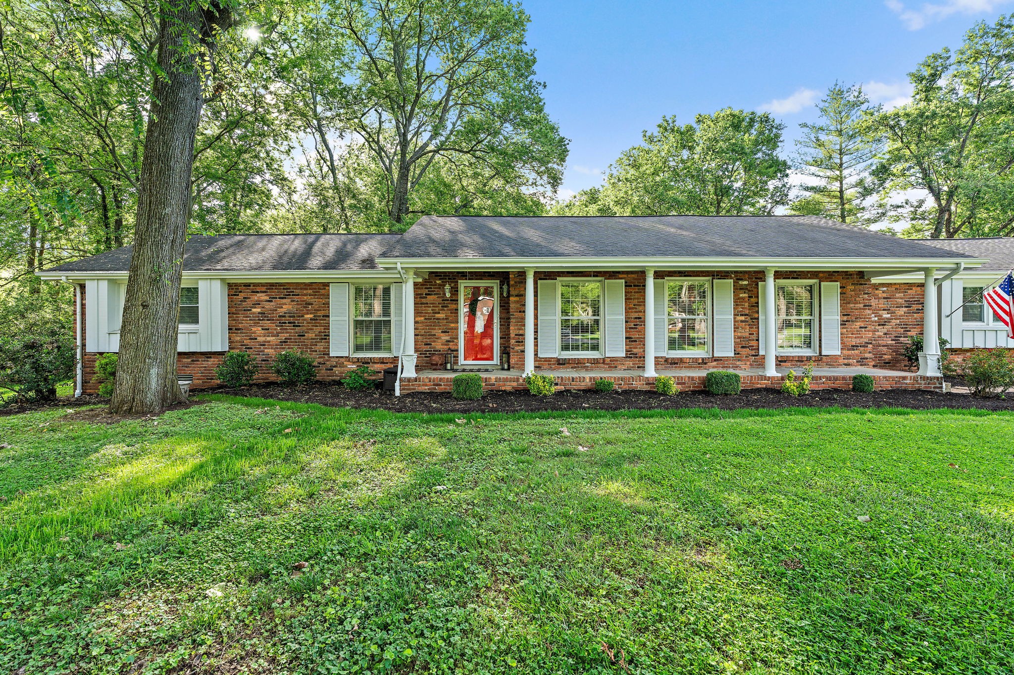 1518 Lipscomb Dr Property Photo 2