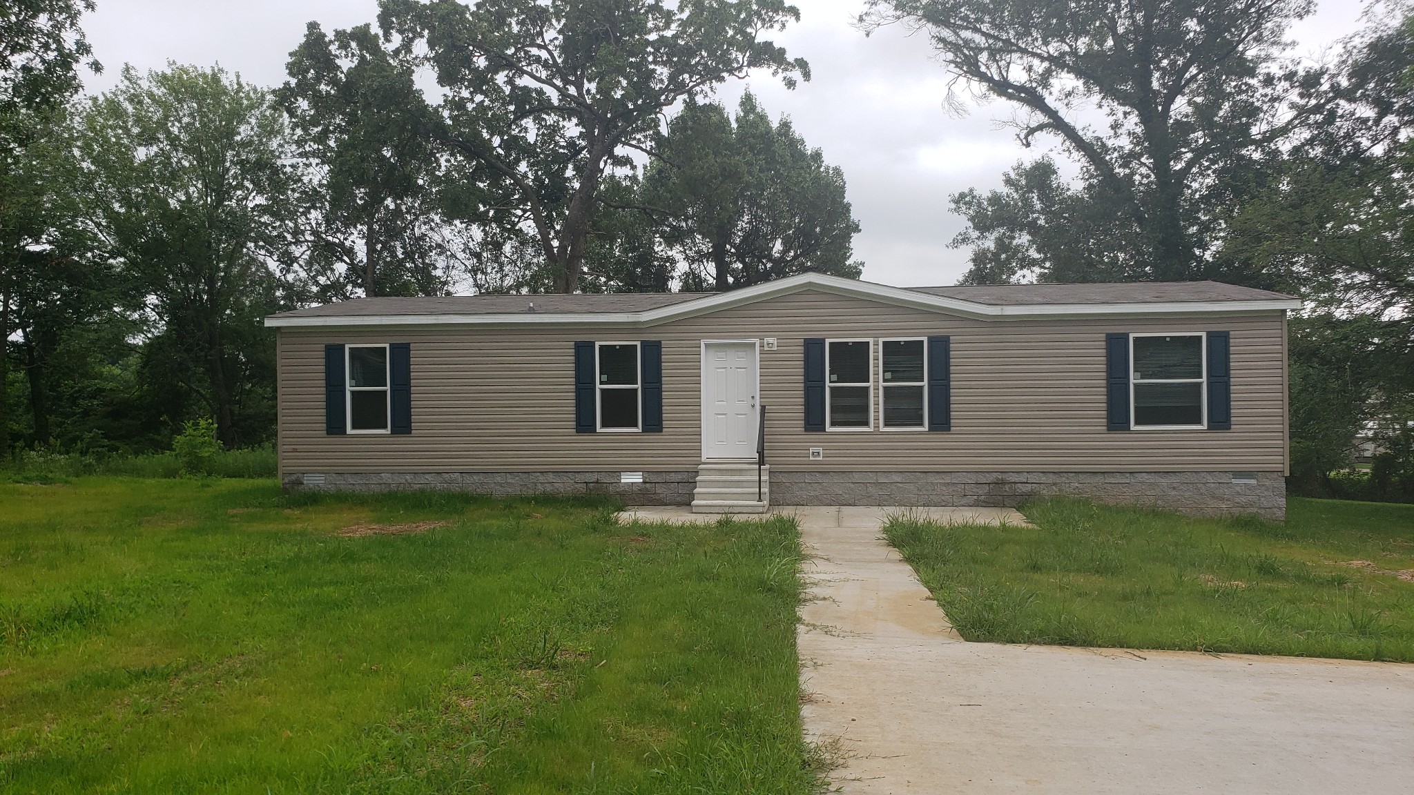 215 Illinois Ave Property Photo 1