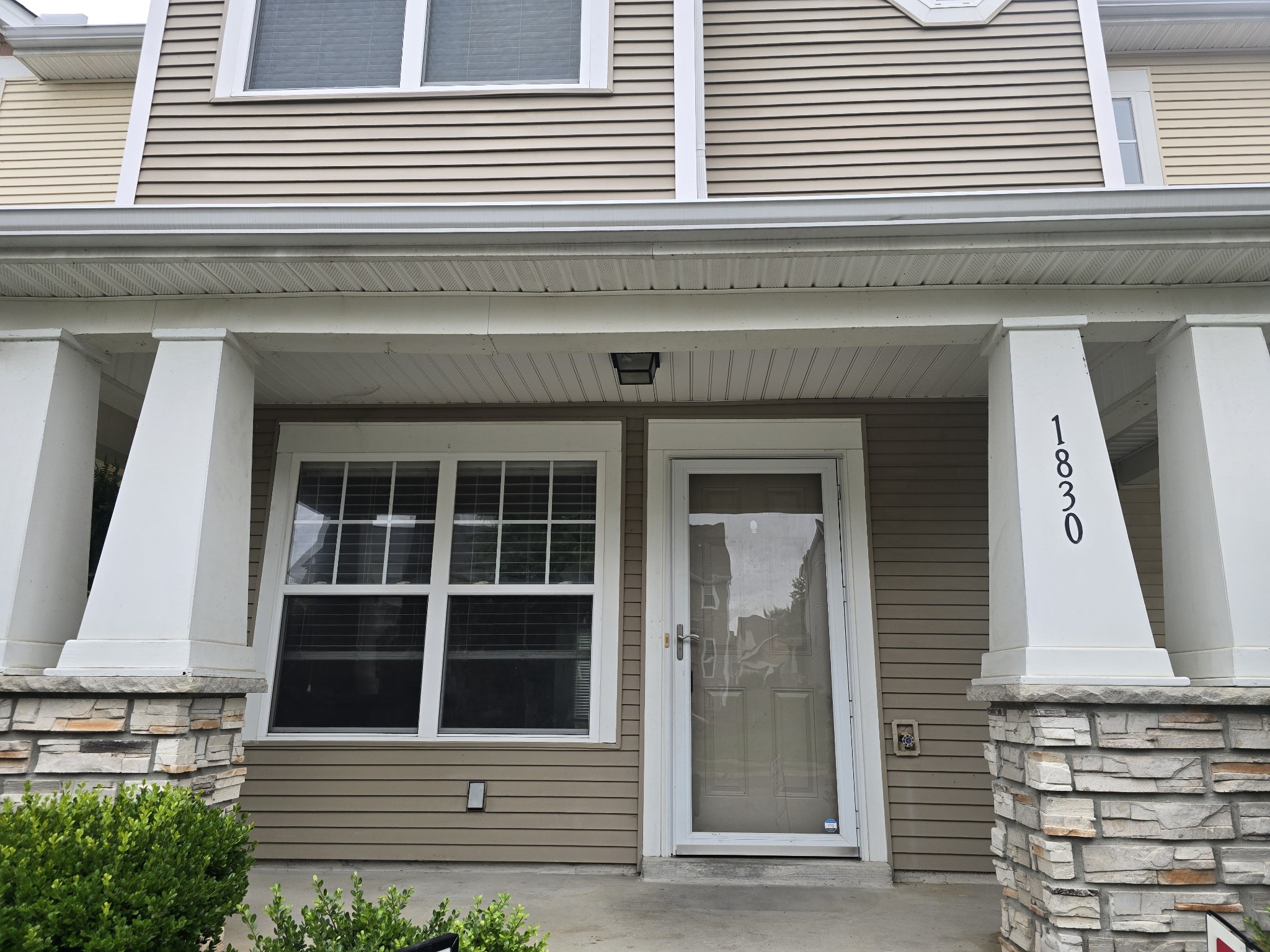 1830 Lincoya Bay Dr Property Photo 1