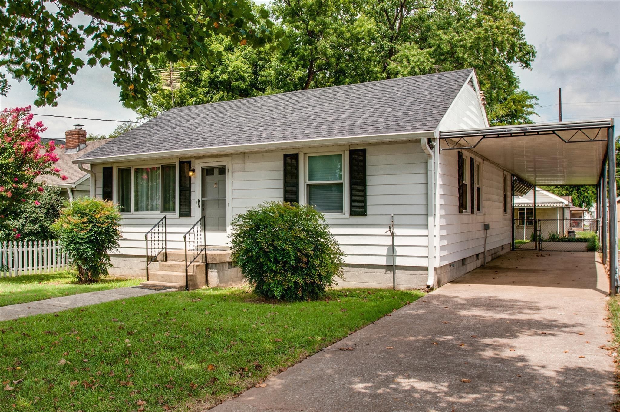 4904 Indiana Ave Property Photo 1