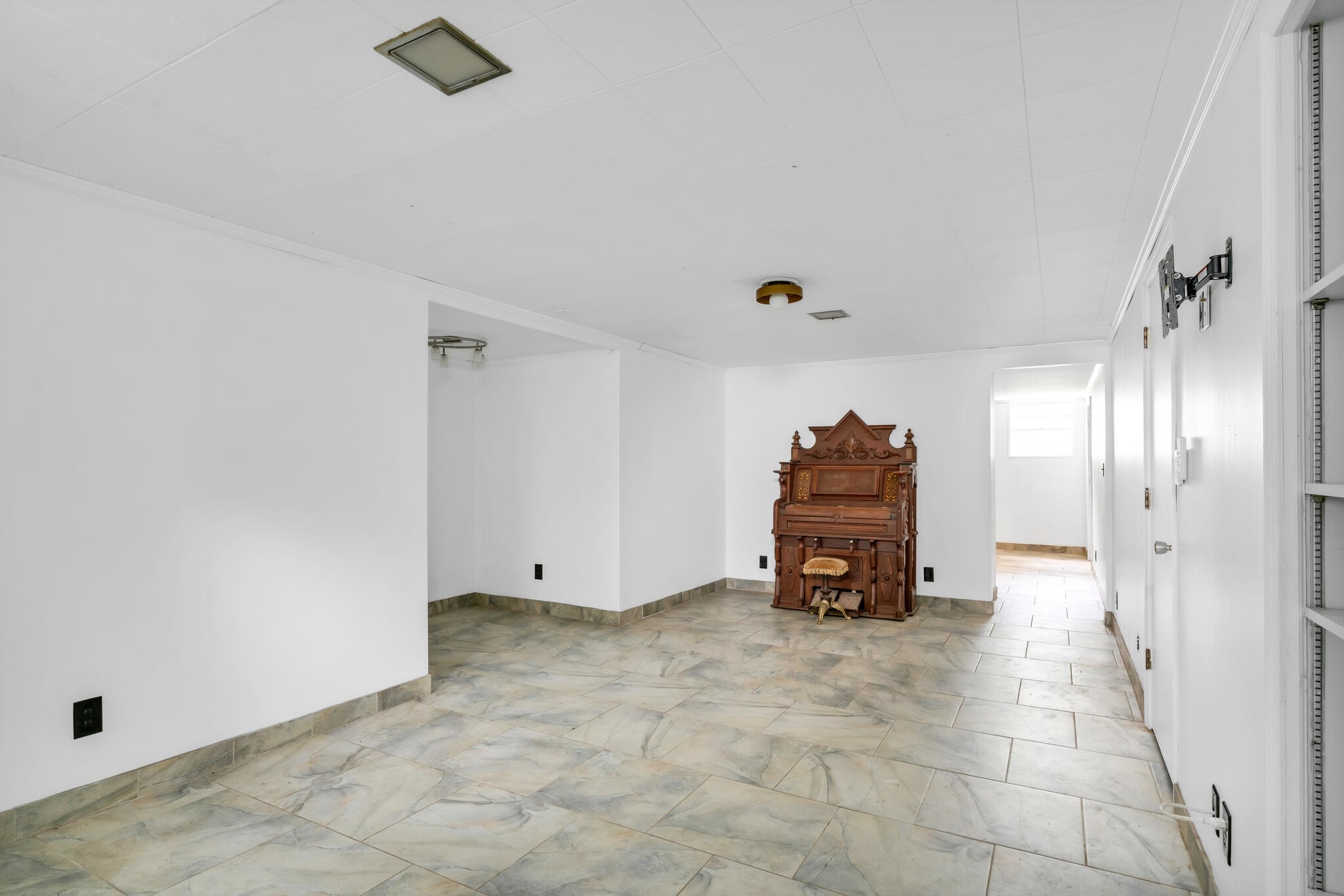 2217 Larimore Dr Property Photo 19