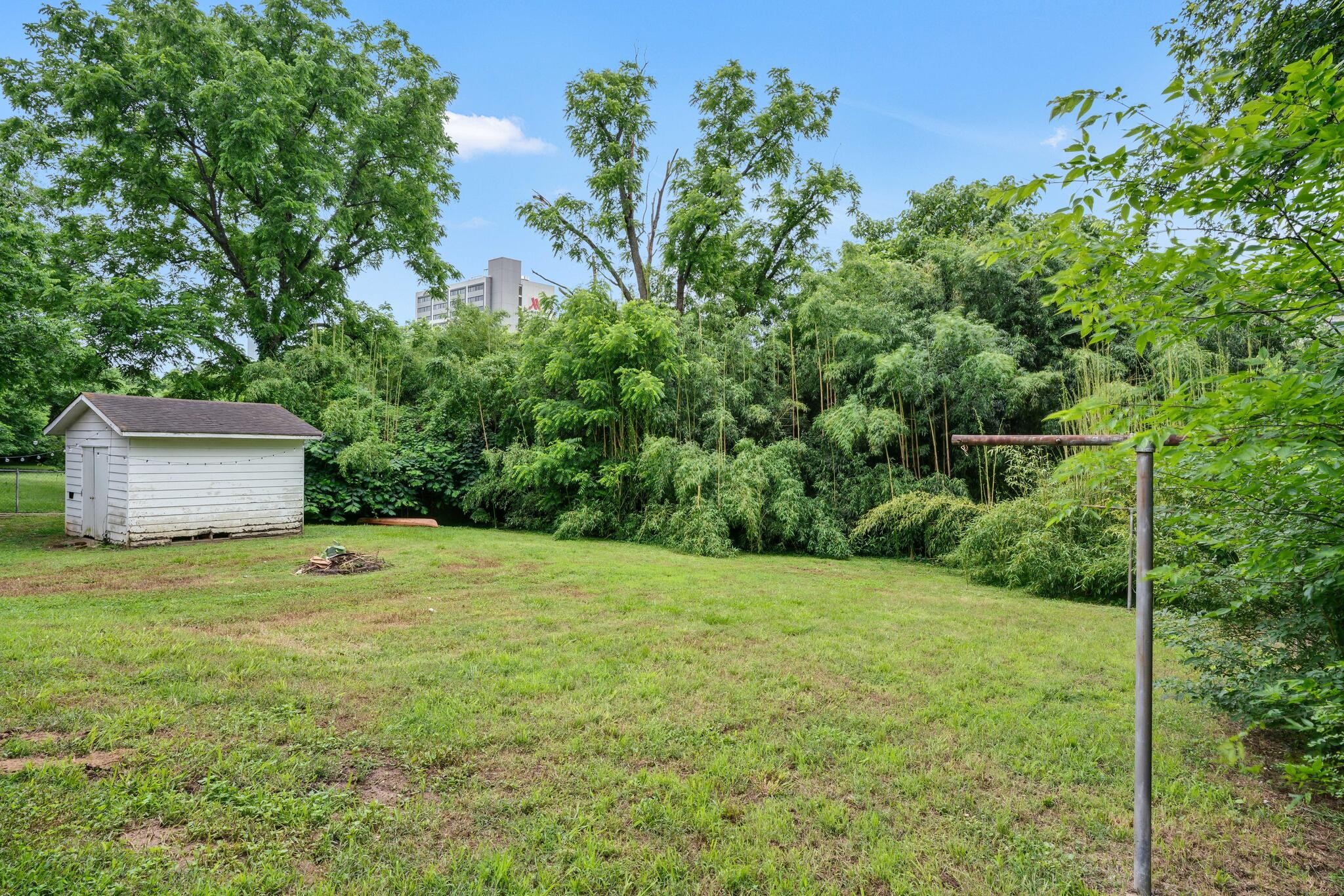 2217 Larimore Dr Property Photo 32