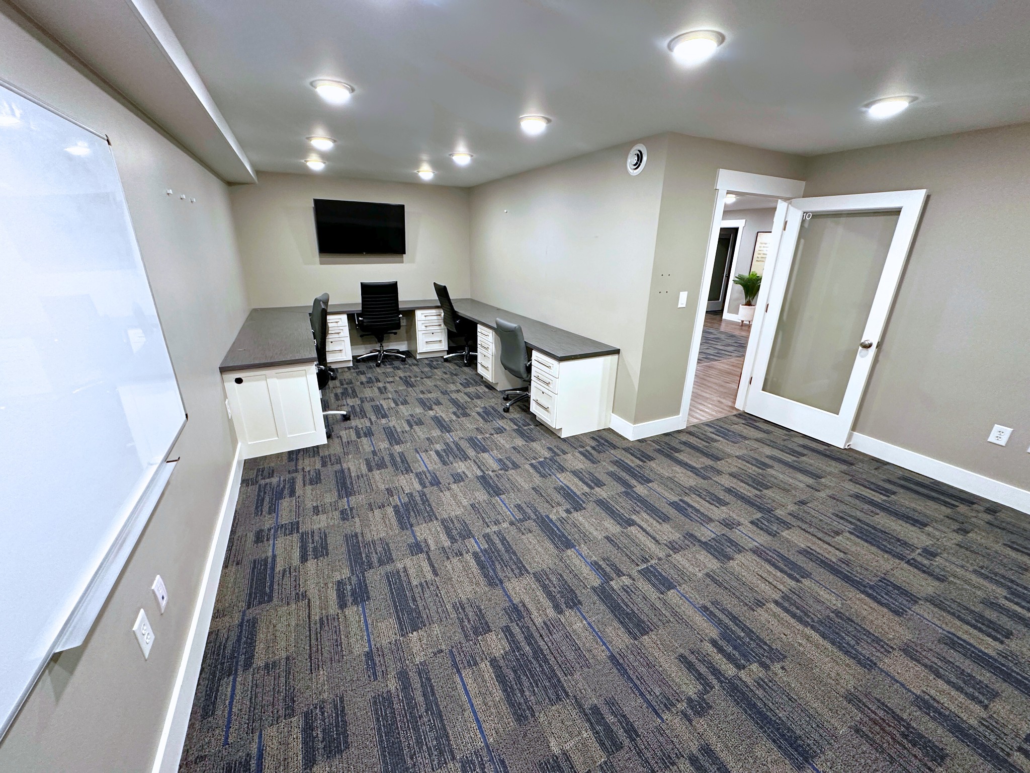 1811 Memorial Cir Suite 10 Property Photo 4