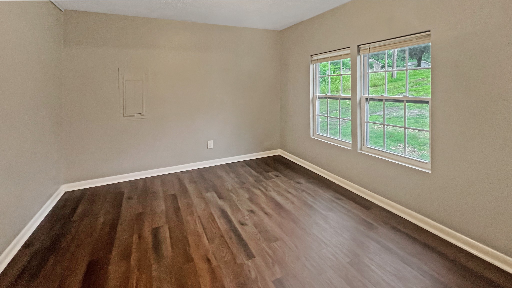 2209 Trotwood Dr Property Photo 4