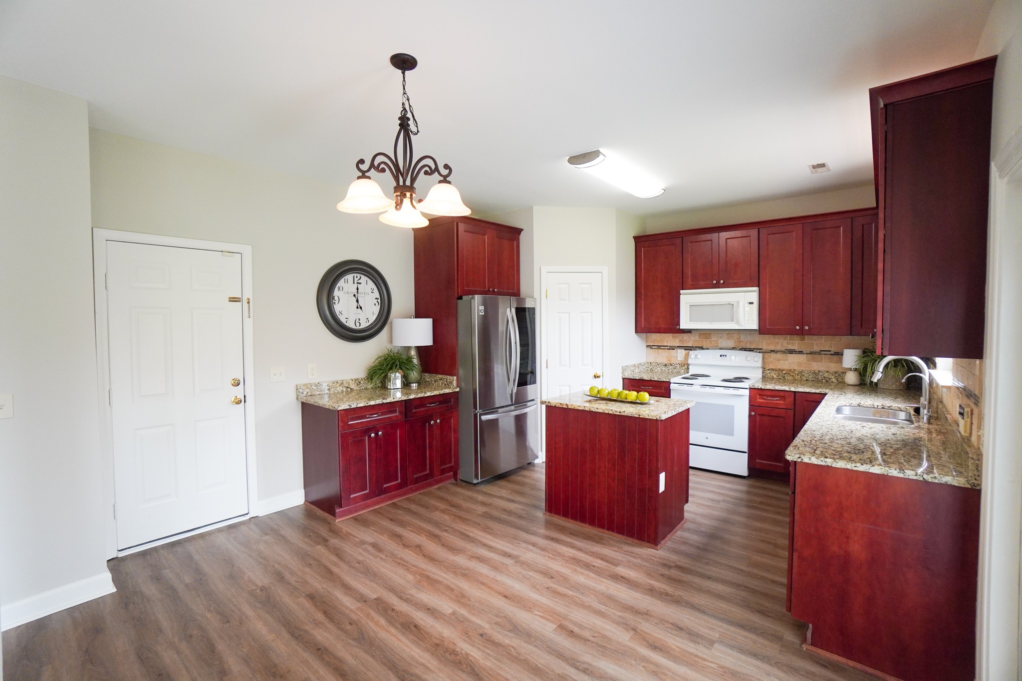 140 Settlers Way Property Photo 16