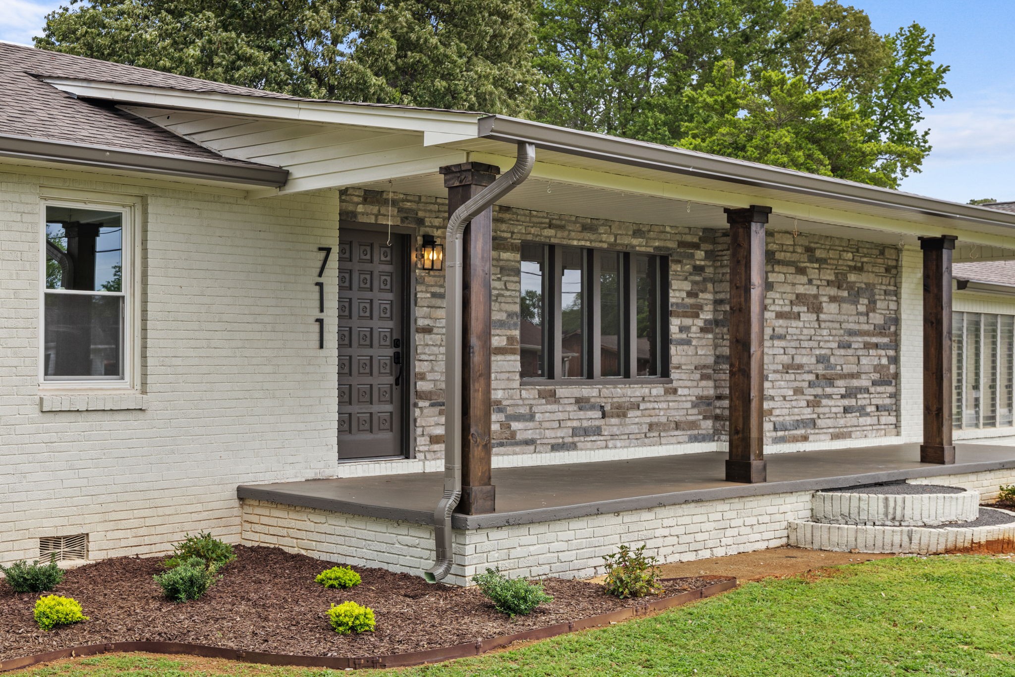 711 Ford Ave Property Photo 2